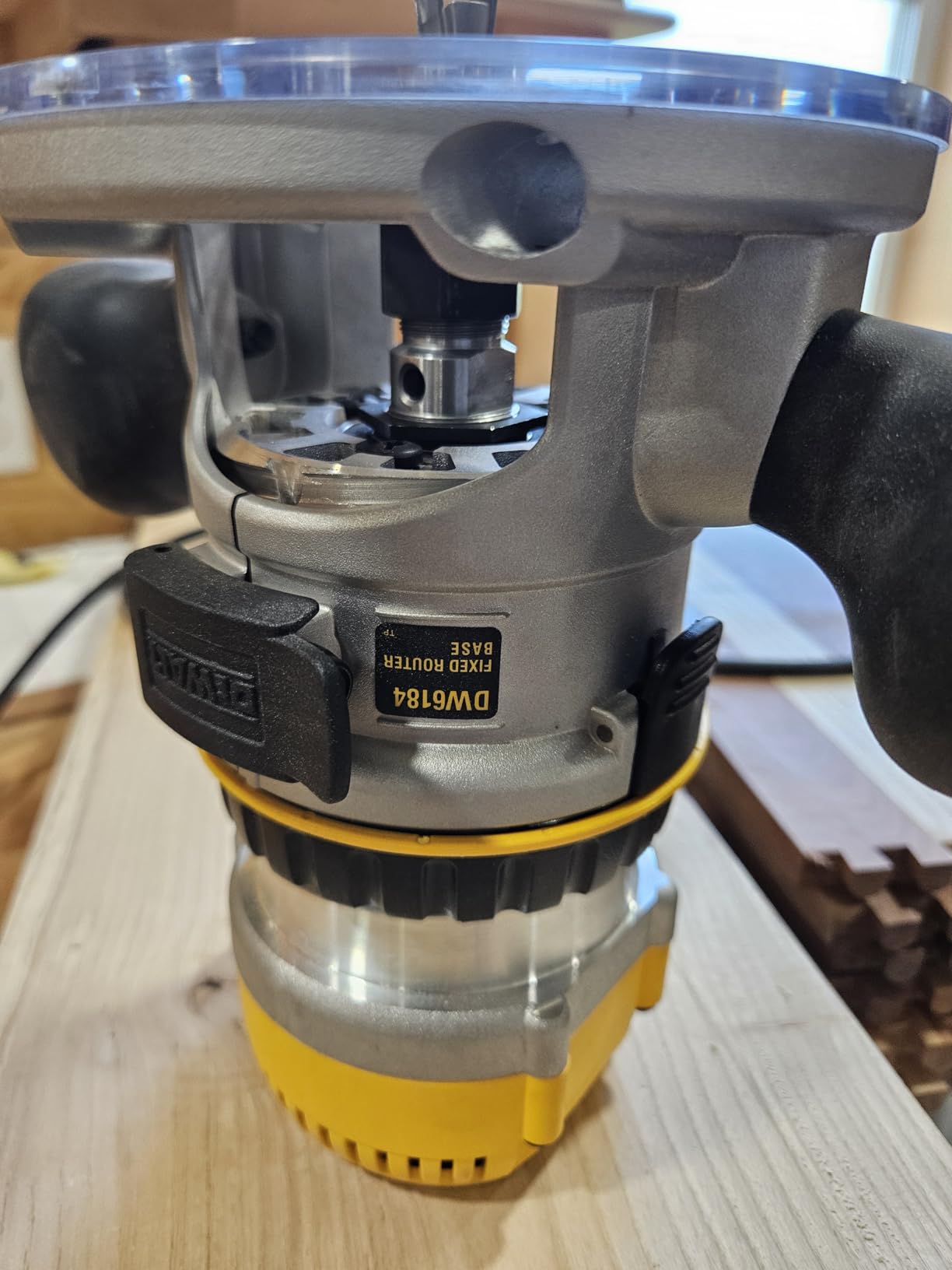 DEWALT Router, Fixed Base, 1-3/4-HP, 11.0 Amp Motor (DW616) customer photo 2