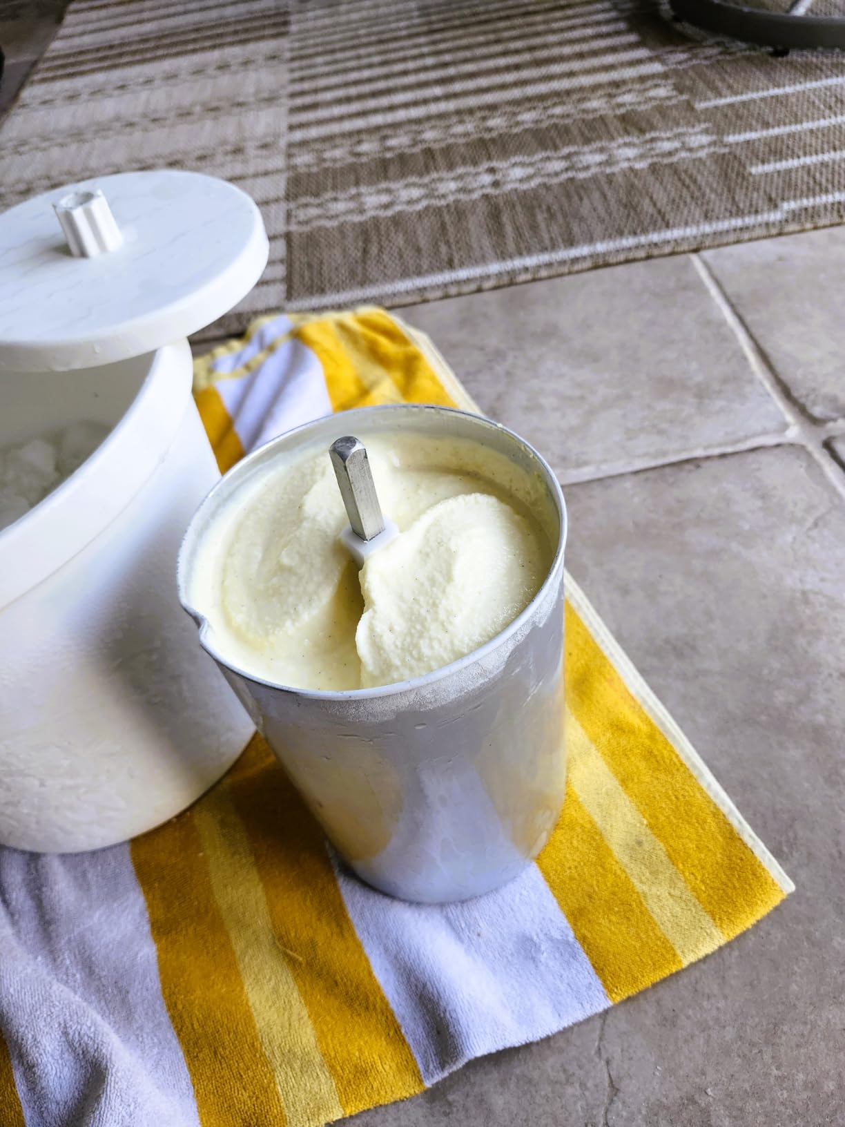 Hamilton Beach Electric Automatic Ice Cream Maker & Frozen Yogurt Machine, Makes Custard, Sorbet, Gelato and Sherbet, 4 Quart, White (68330N) customer photo 2