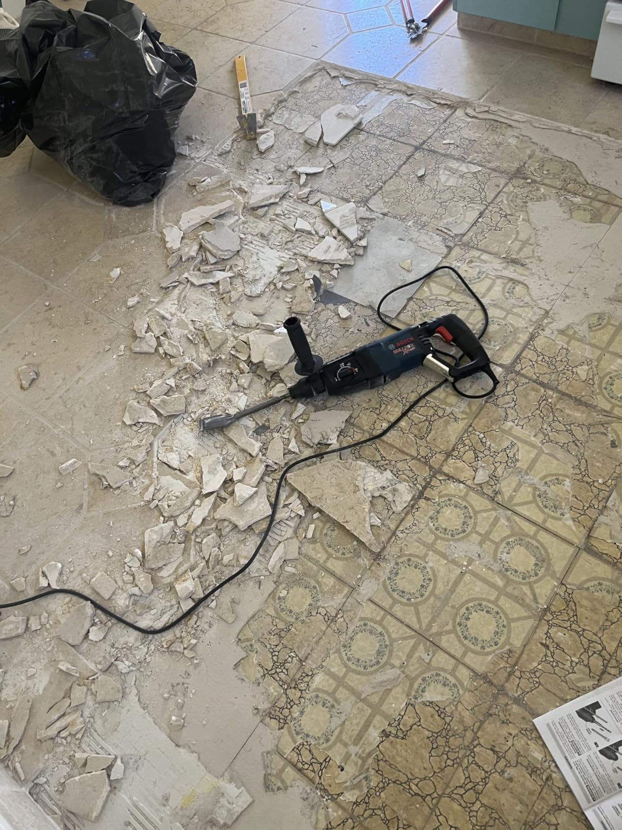 BOSCH 11255VSR Bulldog Xtreme 8 Amp 1 Inch Corded Variable Speed SDS-Plus Concrete/Masonry Rotary Hammer customer photo 2