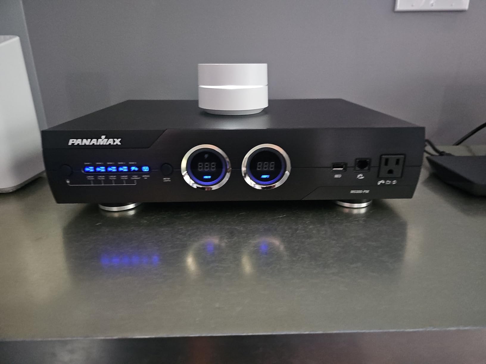 Panamax M5300-PM 11-Outlet Home Theater Power Conditioner customer photo 2