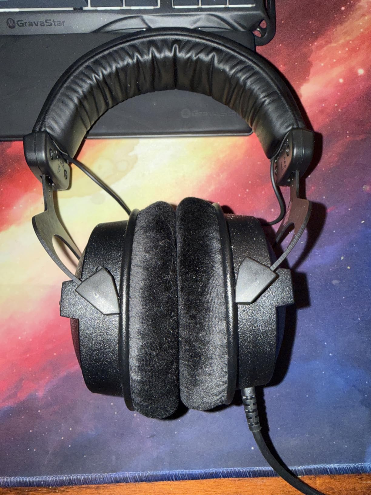 beyerdynamic DT 770 PRO 80 Ohm Over-Ear Studio Headphones in Gray. Enclosed Design, Wired for Professional Recording and Monitoring customer photo 2