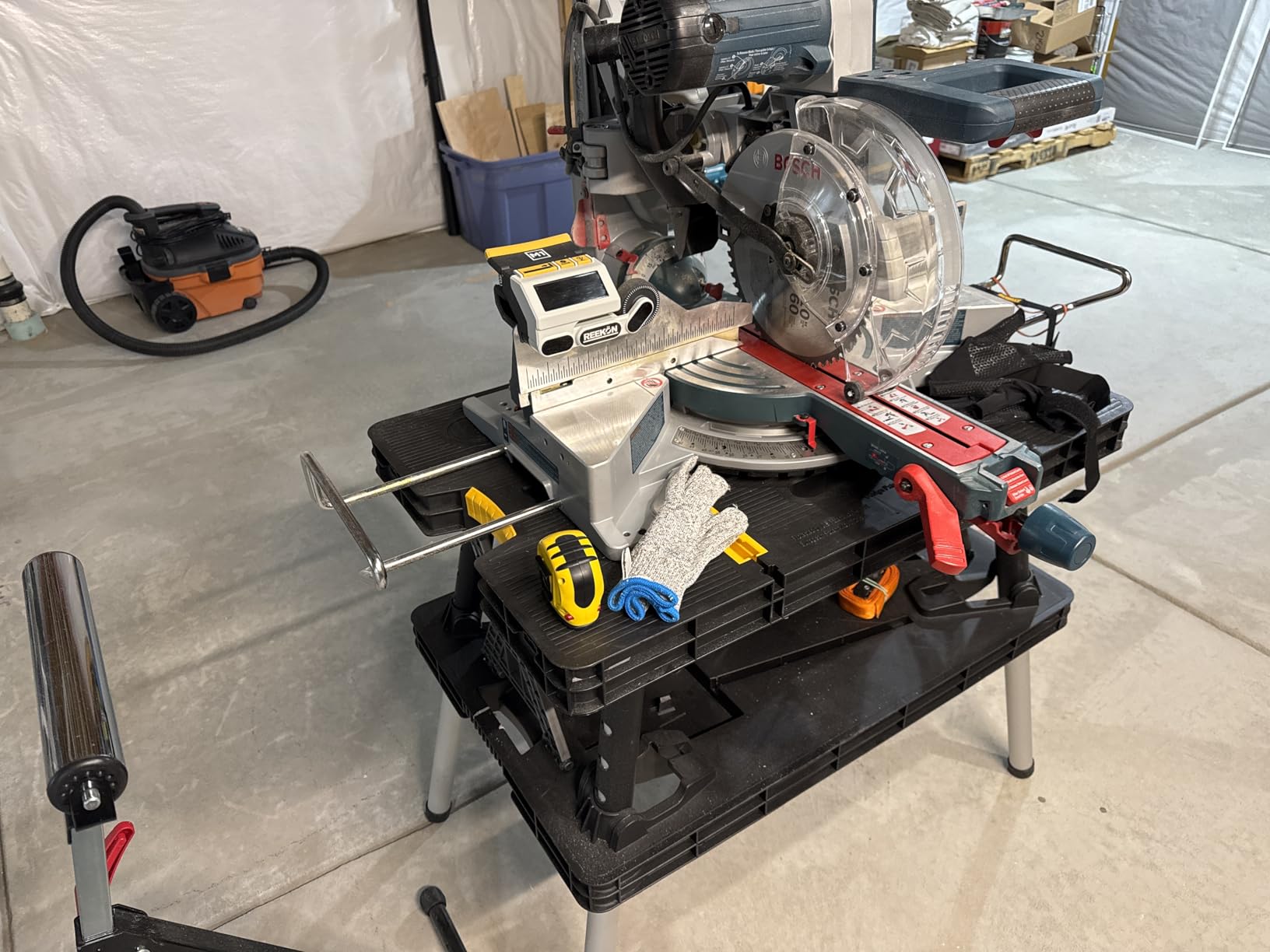 Keter Heavy-Duty Folding Workbench with 1,000 Pound Capacity - Foldable Work Table for Garage, Woodworking, and Outdoor Workshop with 12 Inch Adjustable Clamps customer photo 1