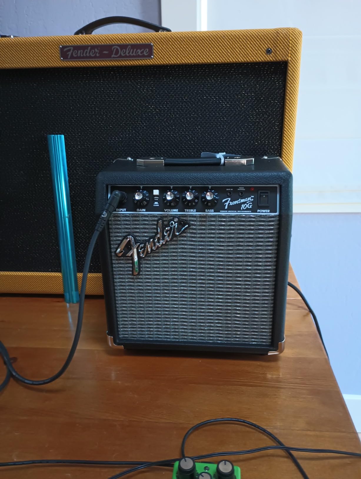 Fender Frontman 10G Guitar Amp, 10 Watts, with 2-Year Warranty, 6 Inch Fender Special Design Speaker, 5.75Dx10.25Wx11H Inches customer photo 2