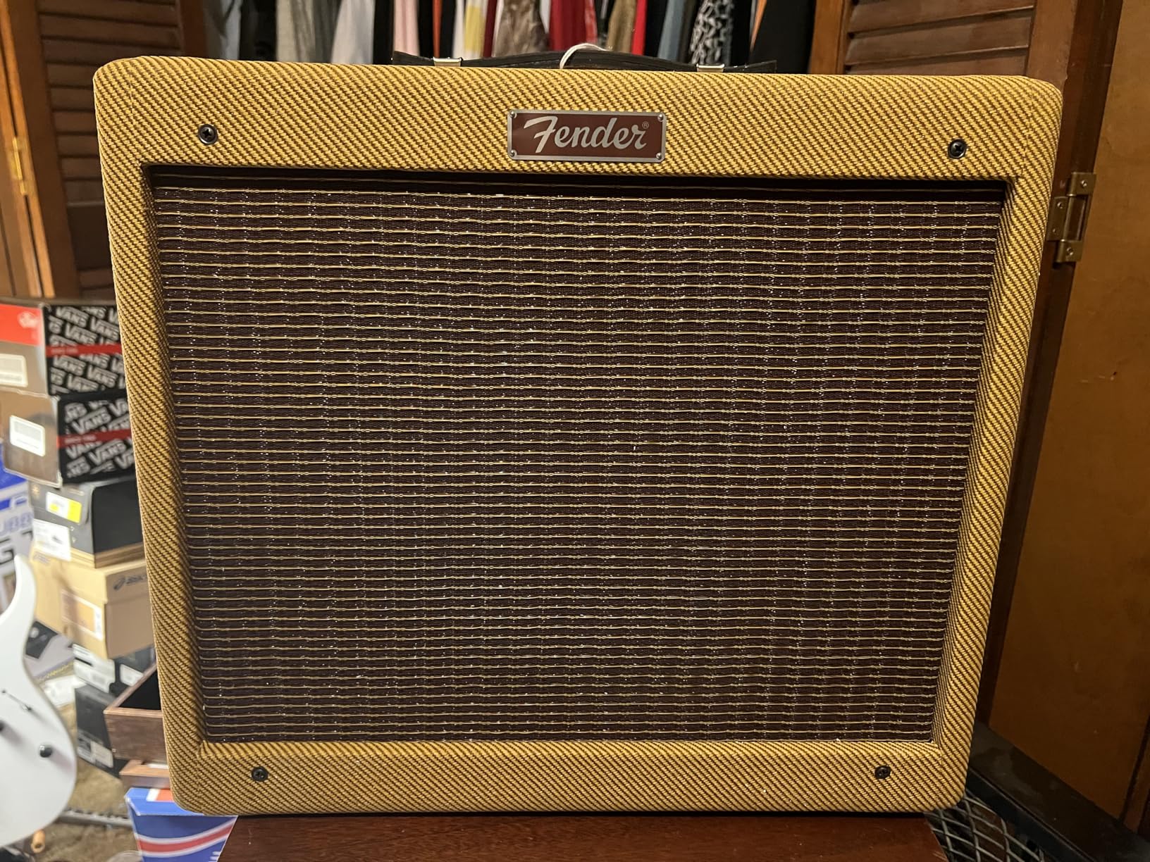 Fender Blues Junior Guitar Amplifier, Lacquered Tweed, with 2-Year Warranty customer photo 1