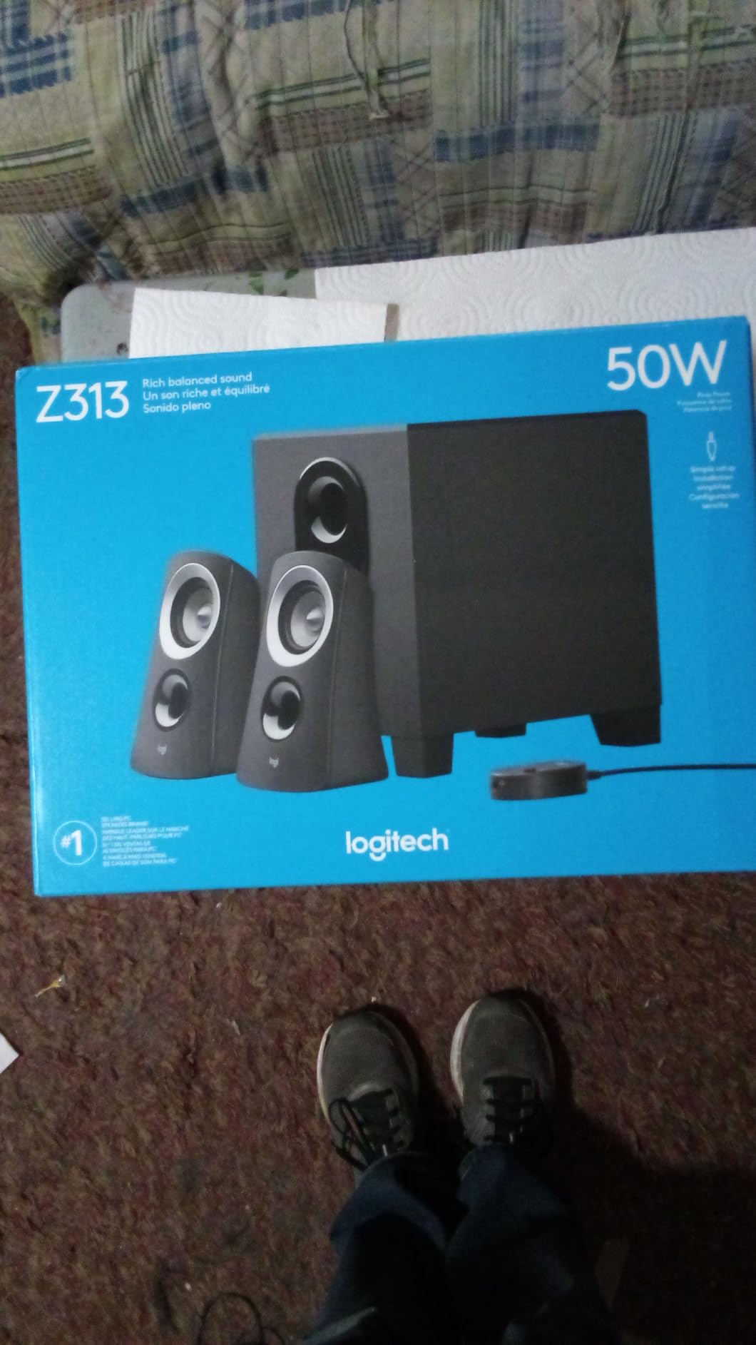 Logitech Z313 2.1 Multimedia Speaker System with Subwoofer, Full Range Audio, 50 Watts Peak Power, Strong Bass, 3.5mm Audio Inputs, PC/PS4/Xbox/TV/Smartphone/Tablet/Music Player - Black customer photo 1