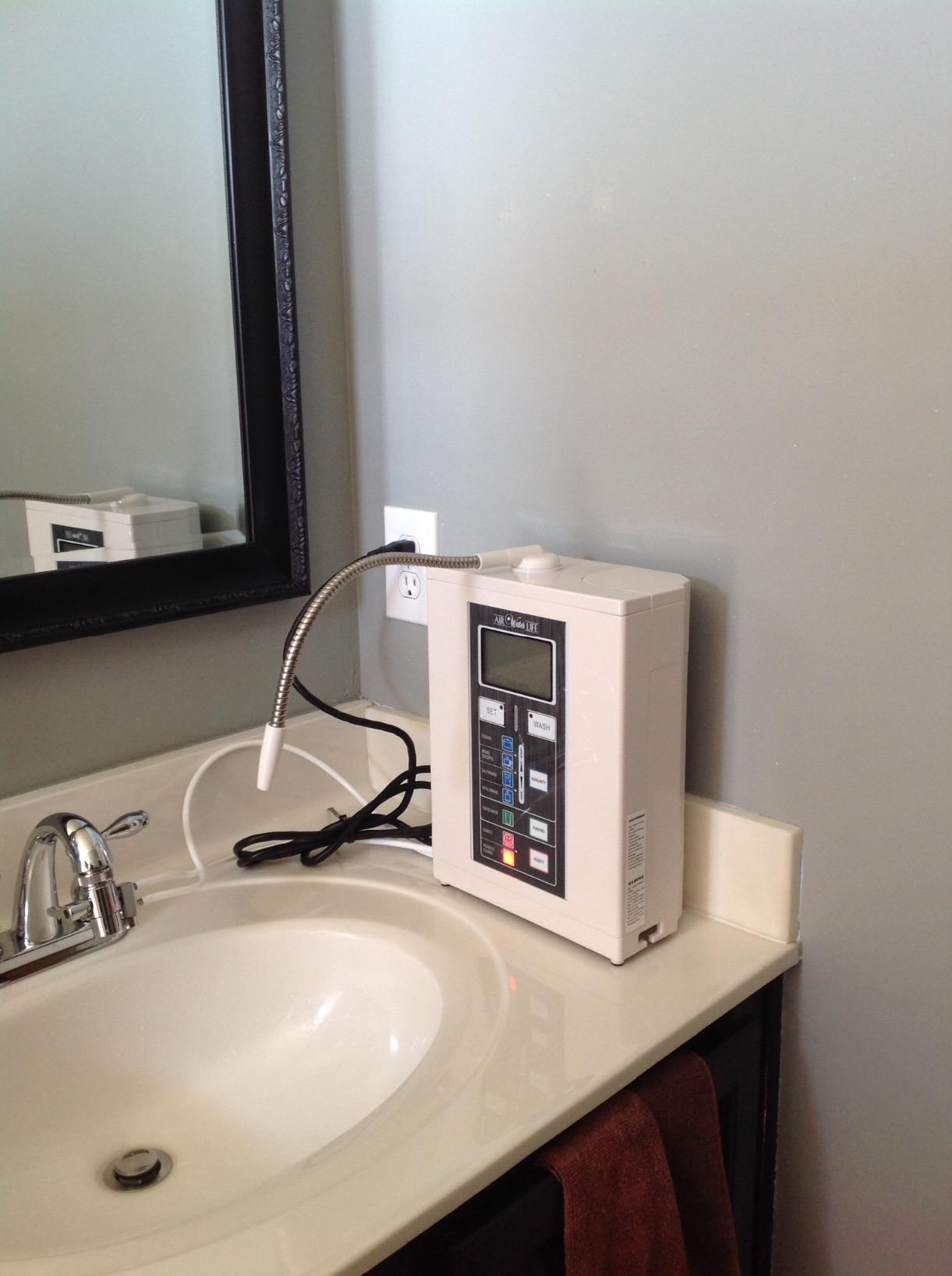 Aqua Ionizer Deluxe 7.0 | Water Ionizer | Alkaline Water Filtration System | Produces pH 4.5-11.0 | Up to -800mV ORP | 4000 Liters Per Filter | 7 Water Settings customer photo 1