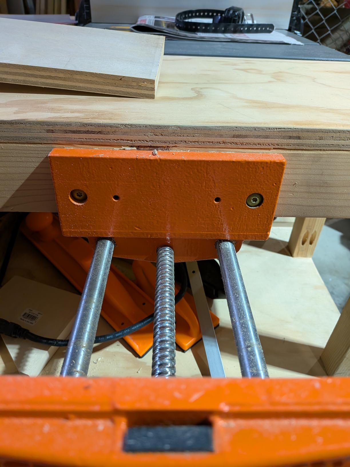 Pony Jorgensen 27091 Medium Duty Woodworker's Vise, Orange, Grey, 9-Inch By 7-Inch customer photo 1