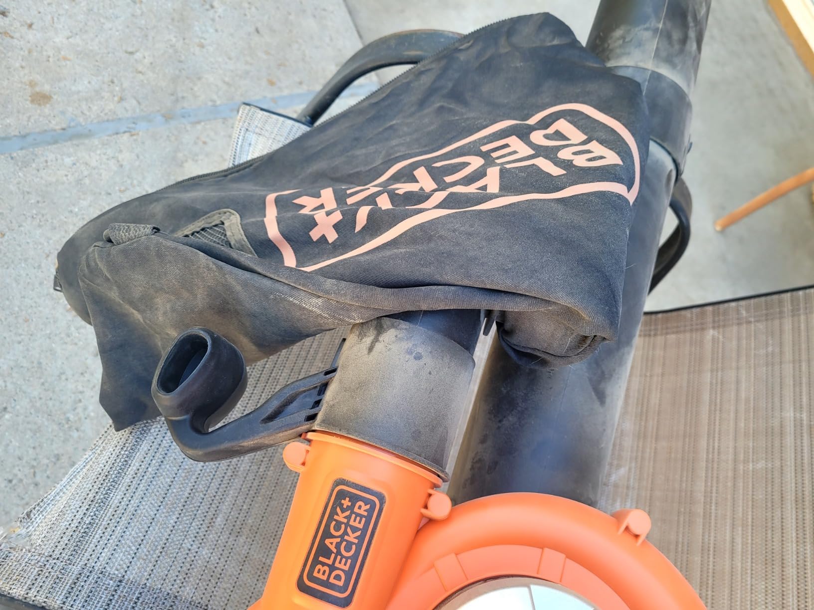 BLACK+DECKER Leaf Blower Cordless Leaf Vacuum and Mulcher Combo Kit, Battery and Charger Included, 40V 120 mph Air Speed, 6-Speed Dial, Built-in Scraper with Collection Bag (LSWV36) customer photo 2