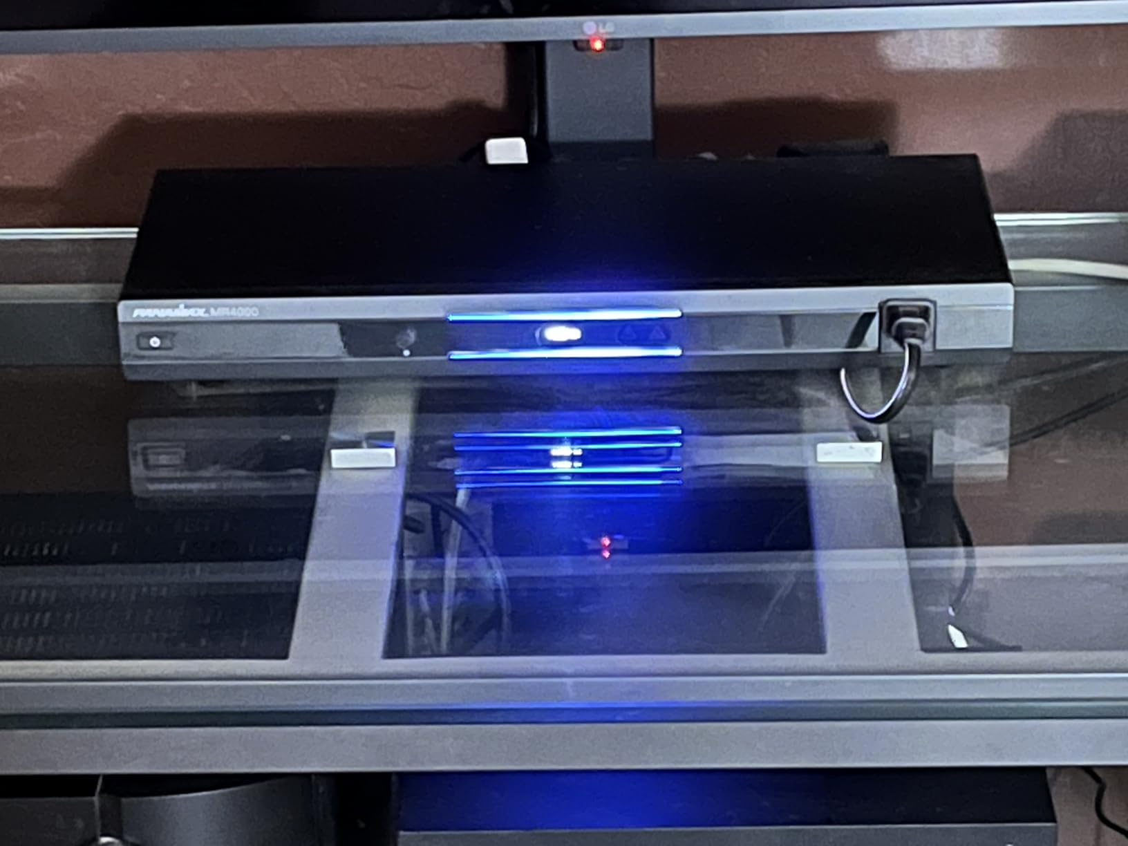 Panamax MR4000 MR4000 8-Outlet Home Theater Power Management with Surge Protection and Power Conditioning customer photo 1