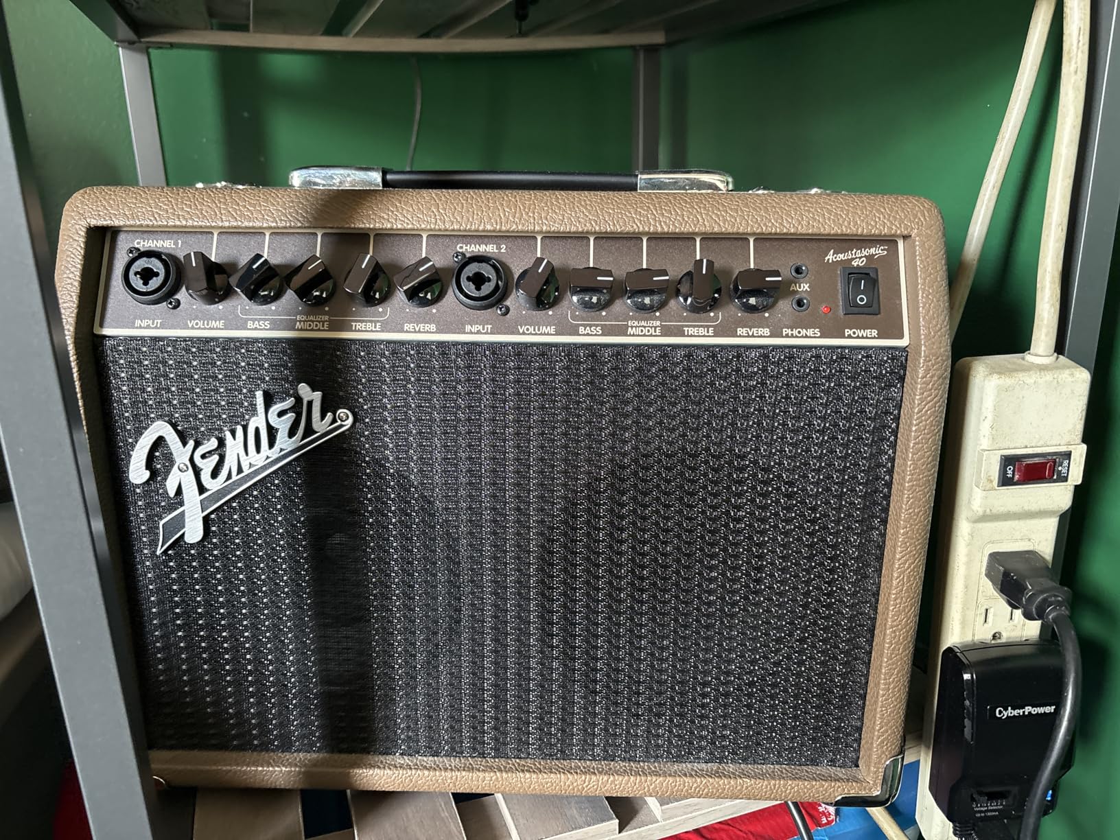 Fender Acoustasonic Guitar Amp for Acoustic Guitar, 15 Watts, with 2-Year Warranty 6 Inch Speaker, Dual Front-Panel inputs, 11.5Hx11.19Wx7.13D Inches, Tan customer photo 2