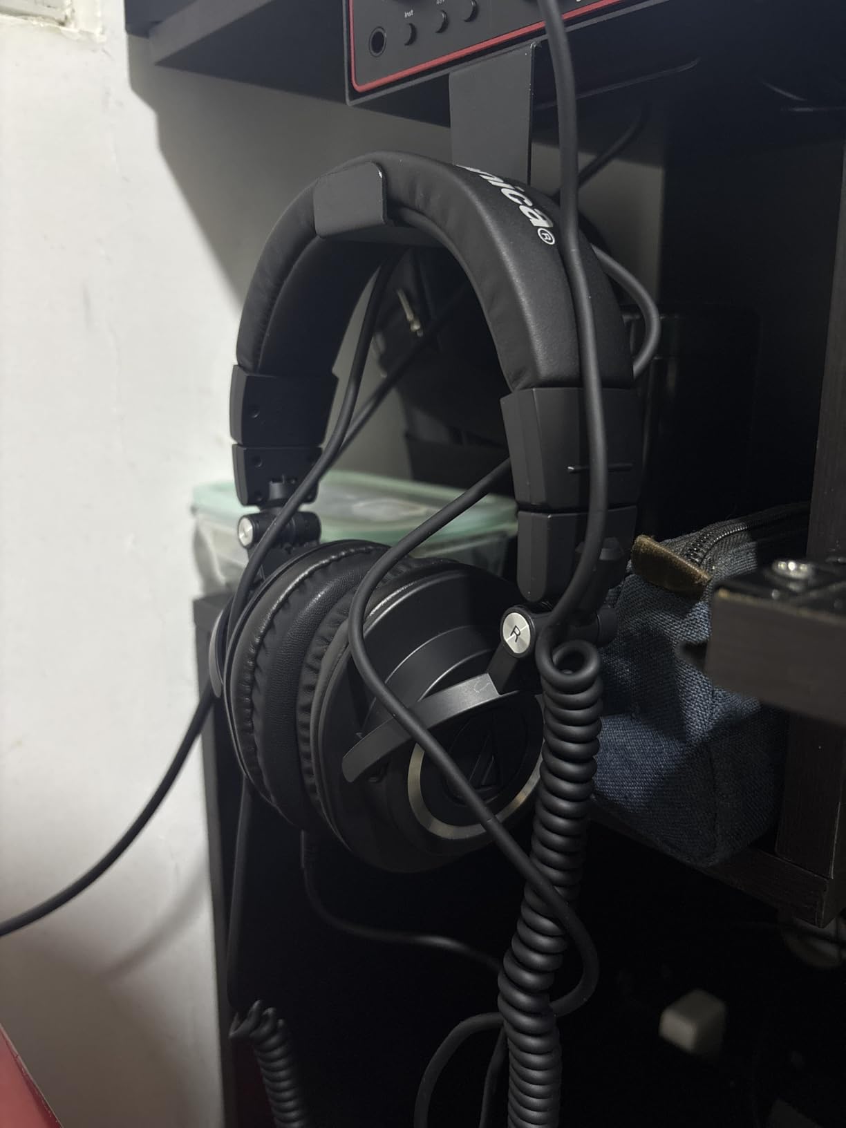 Audio-Technica ATH-M50X Professional Studio Monitor Headphones, Black, Professional Grade, Critically Acclaimed, with Detachable Cable customer photo 1