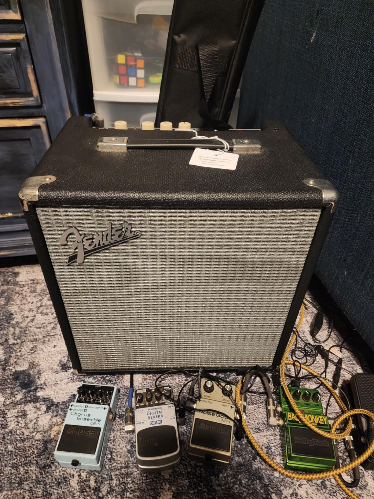 Fender Rumble 25 V3 Bass Amplifier, Bass Combo Amp, 25 Watts, with 2-Year Warranty, 8 Inch Speaker, with Overdrive Circuit and Mid-Scoop Contour Switch customer photo 1