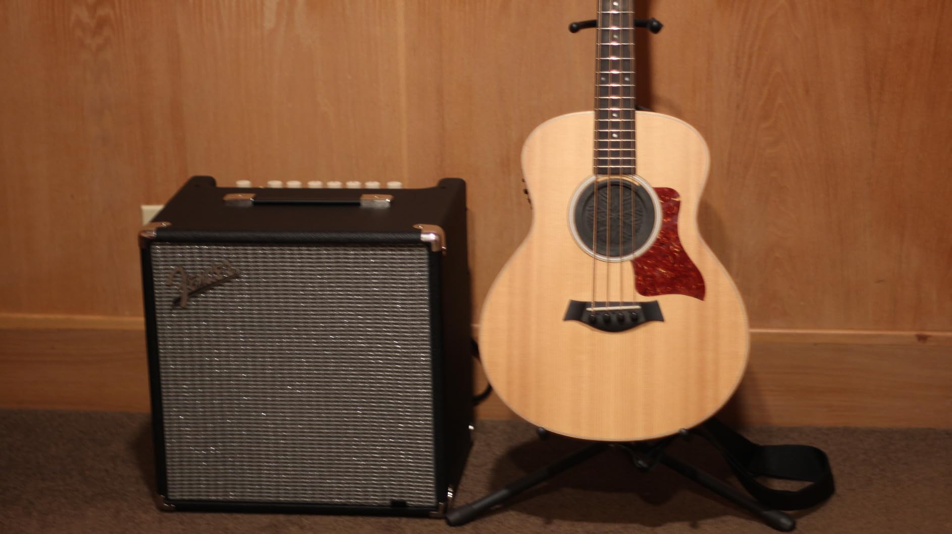 Fender Rumble 40 V3 Bass Amp for Bass Guitar, 40 Watts, with 2-Year Warranty Speaker, with Overdrive Circuit and Mid-Scoop Contour Switch customer photo 1