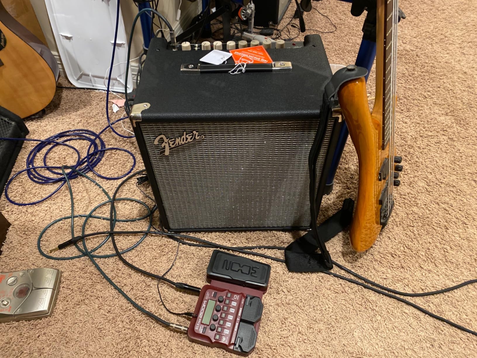 Fender Rumble 40 V3 Bass Amp for Bass Guitar, 40 Watts, with 2-Year Warranty Speaker, with Overdrive Circuit and Mid-Scoop Contour Switch customer photo 2