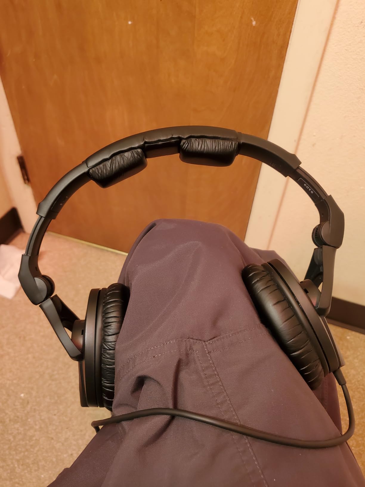 Sennheiser HD 280 Pro Headphone, Black customer photo 2