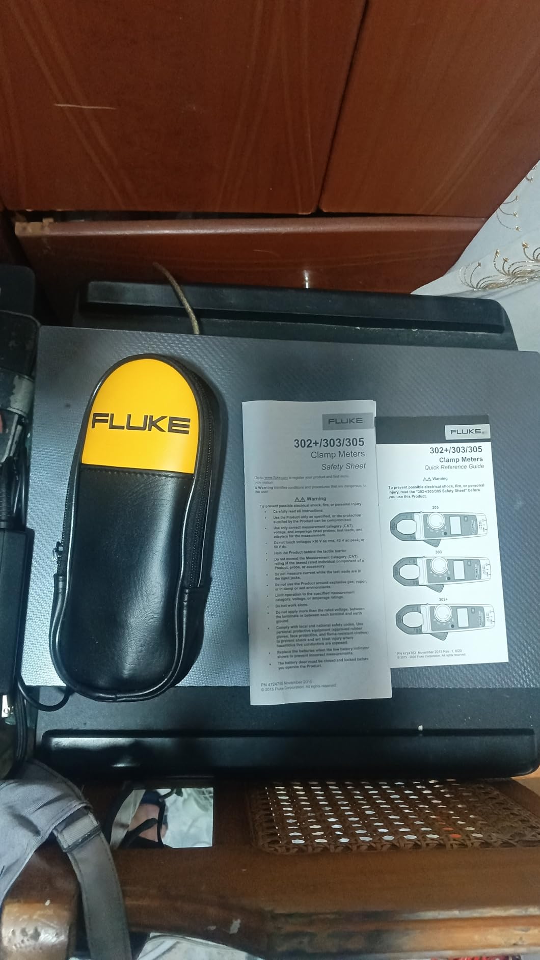 Fluke 302+ Digital Clamp Meter, 30mm Jaw, Measures AC Current to 400A, Measures AC/DC Voltage to 600V, Includes 2 Year Warranty customer photo 1