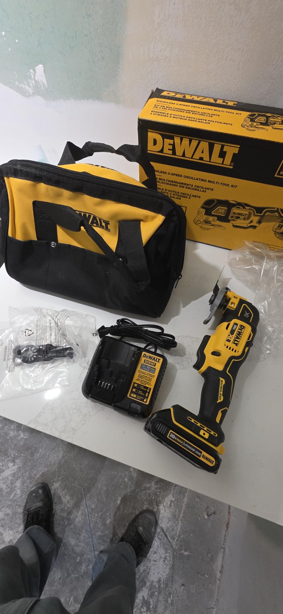DEWALT 20V MAX XR Oscillating Multi-Tool Kit, Oscillating Tool Accessories, Cordless, 3-Speed, Quick Blade Change, Sand Paper, Blades, Battery and Charger Included (DCS356D1) customer photo 2
