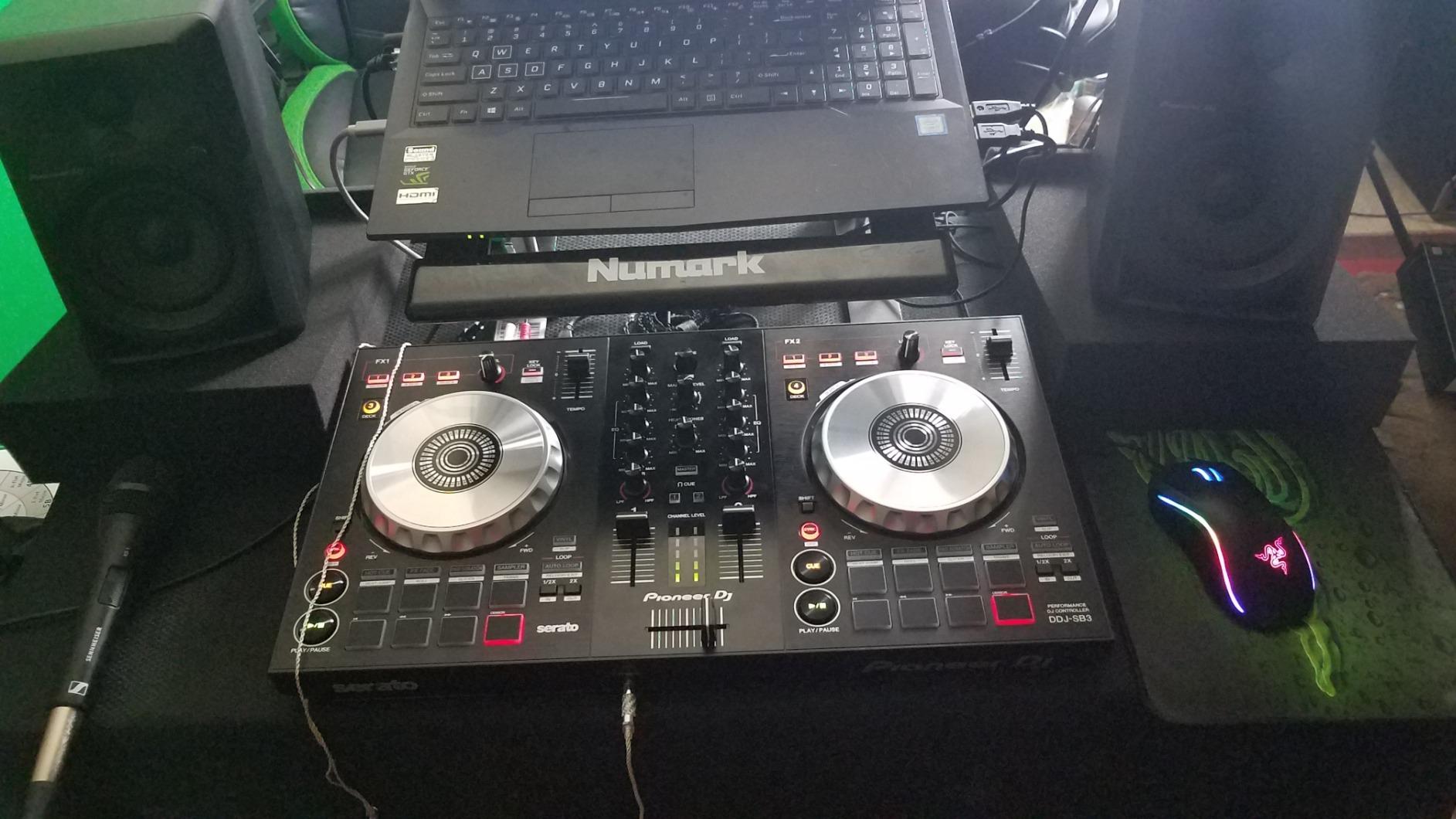 Pyle Sound Dampening Speaker Riser Foam - Audio Acoustic Noise Isolation Platform Pads Recoil Stabilizer For Studio Monitor, Subwoofer, Loud Speakers - Pyle PSI03 - Pack of 2, Black customer photo 2