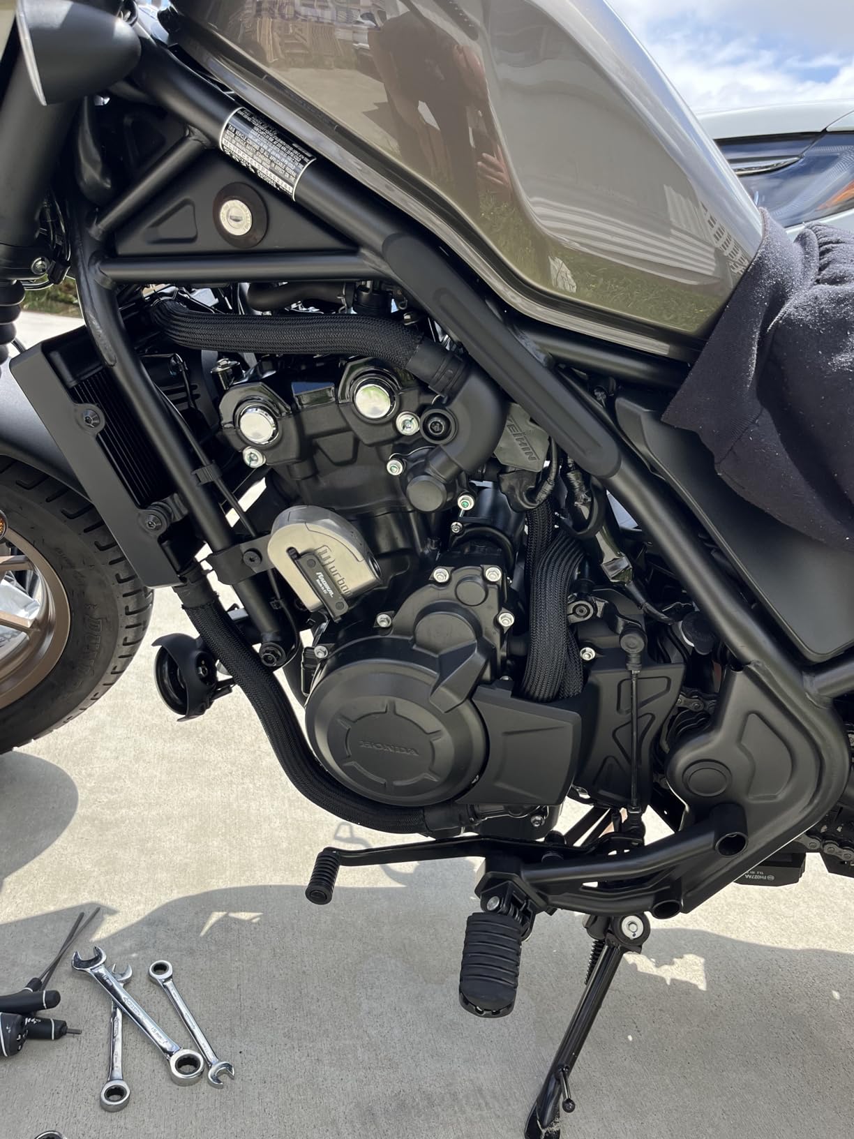 URBAN UR10 Approved Motorcycle Disc Lock with Smart Alarm | 120dB, LED, Warning, A+ Sensitivity, X2 ON | SRA & Sold Secure Gold Tested Anti-Theft for Motorbike | 10mm Double Locking, Hardened Steel customer photo 1