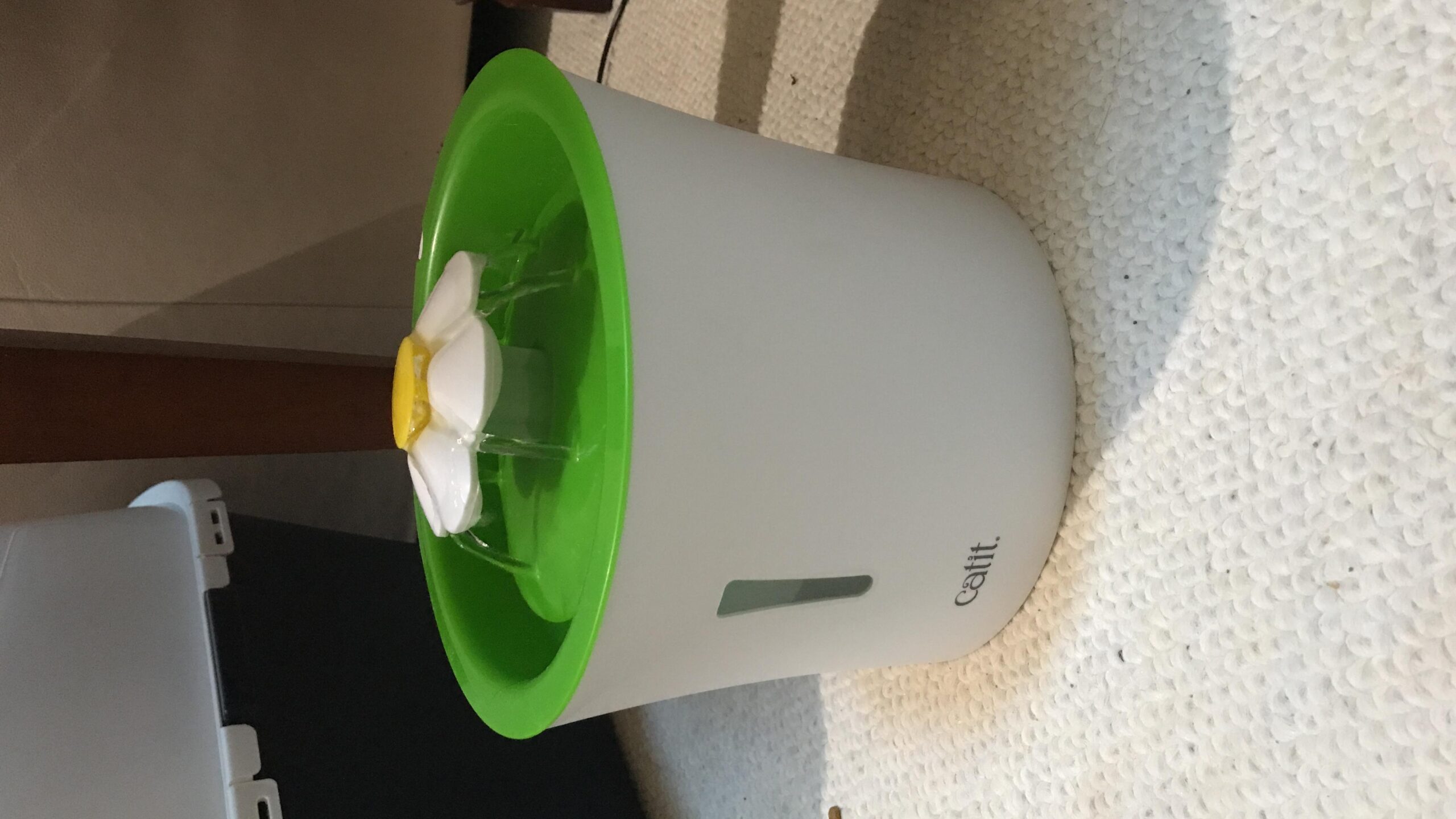 Catit LED Flower Fountain with Triple Action Filter, Cat Drinking Water Fountain, 3 L customer photo 1