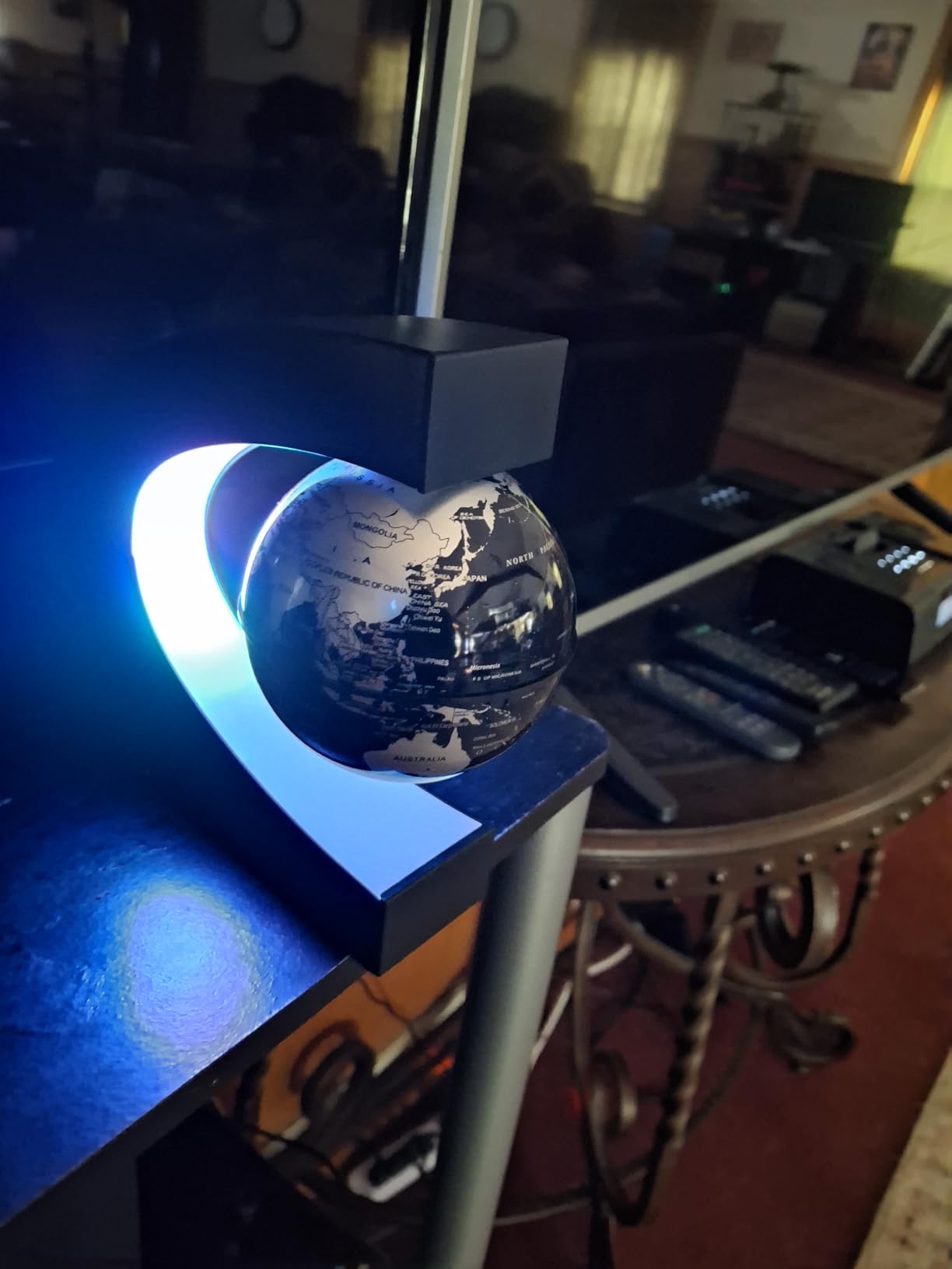 Magnetic Levitating Globe with LED Light, Cool Tech Gift for Men Father Boys and Girls , Birthday Gifts for Kids, Floating Globes World Desk Gadget Decor in Office Home/Display Frame Stand customer photo 2