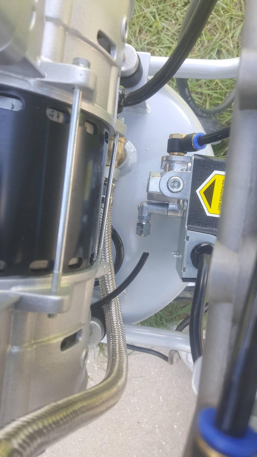 California Air Tools 10020C 2.0 HP Ultra Quiet and Oil-Free Air Compressor, 10 Gallon Steel Tank with Wheels, 70 dBA Noise Level customer photo 2