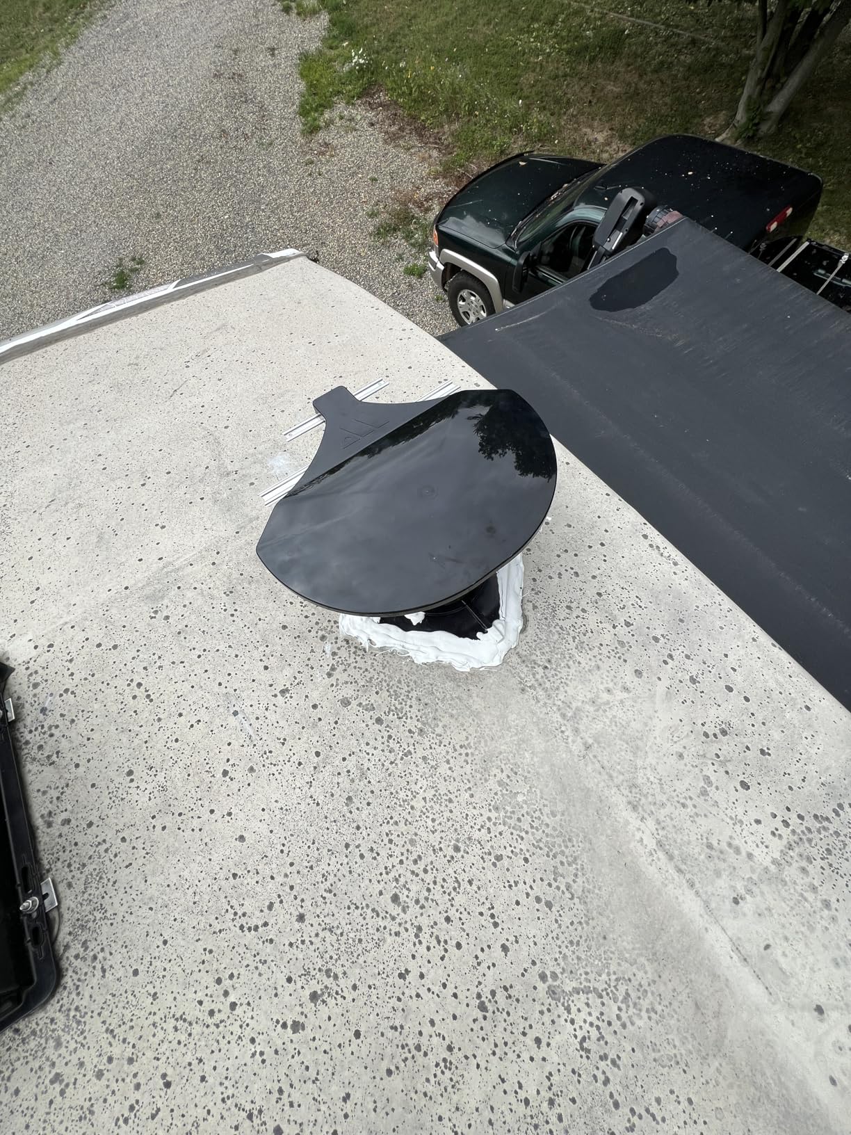 Winegard RZ-6035 Rayzar z1 RV TV Antenna (HD, Digital, 4K Ready, ATSC 3.0 Ready) - Black customer photo 2