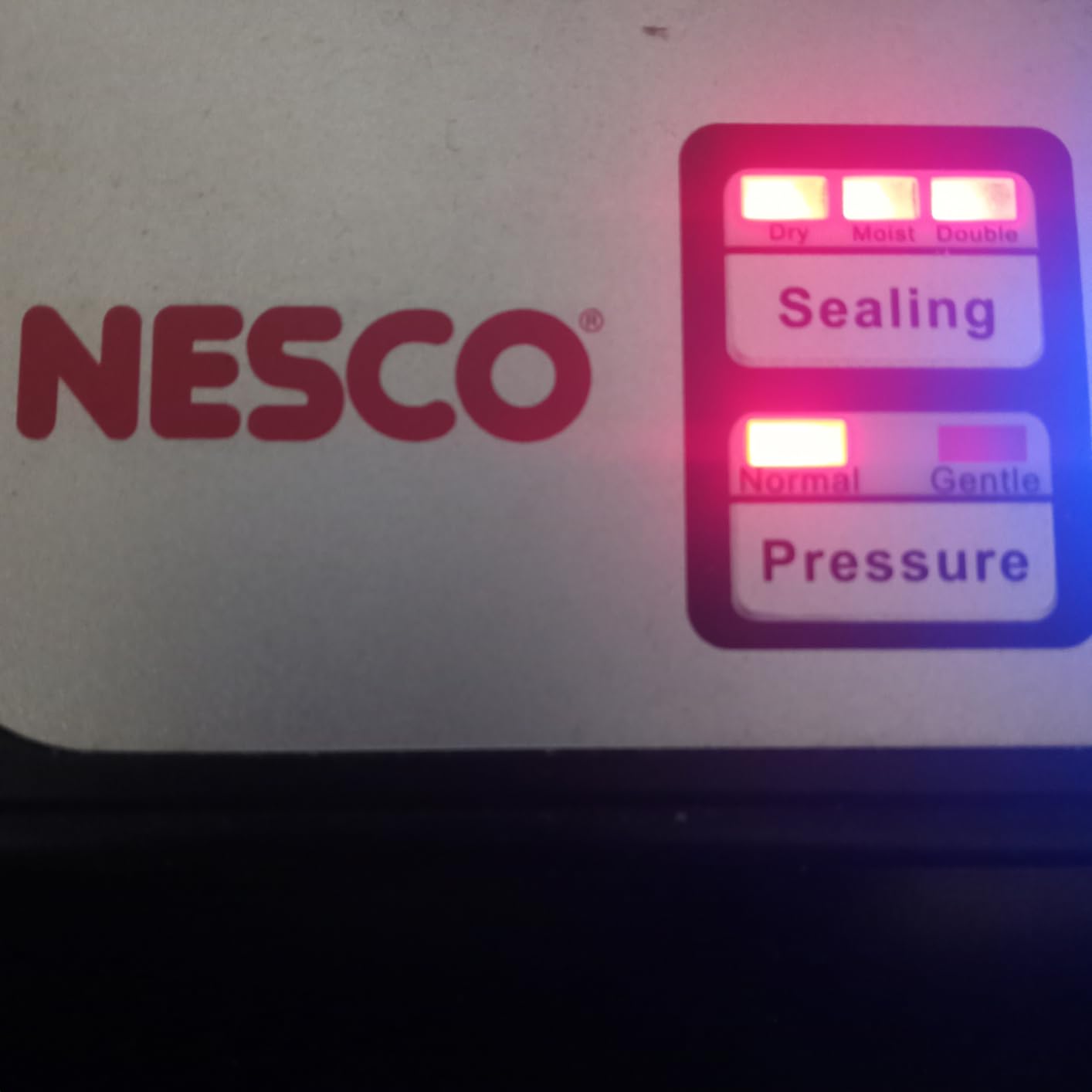 Nesco Deluxe Food VS-12 Vacuum Sealer, 130 Watts, Kit Bags & Viewing Lid, Compact, Silver customer photo 1