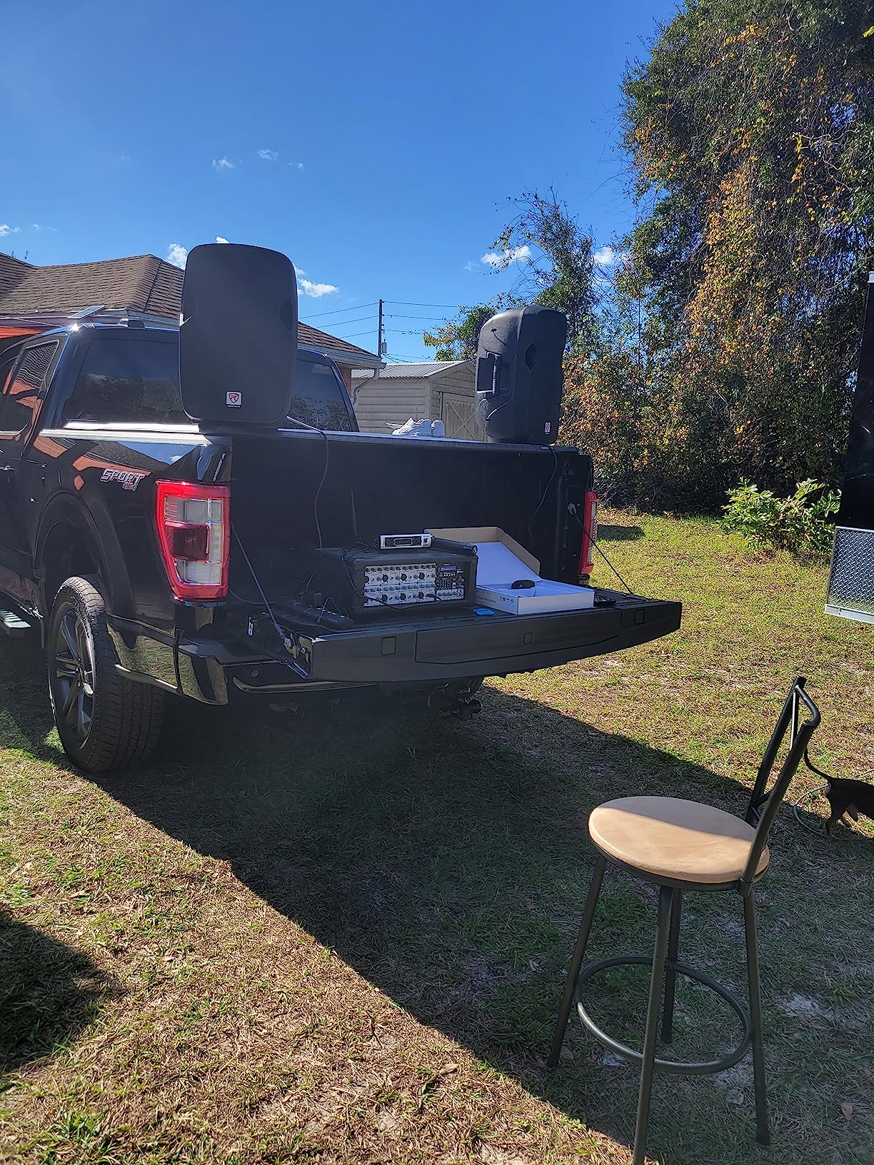 Rockville RPM85 2400W Powered 8 Channel Mixer, Bluetooth, USB/SD, 5 Band EQ, Adjustable Echo/Delay, +15V Phantom Power, for Live Music and Events customer photo 2