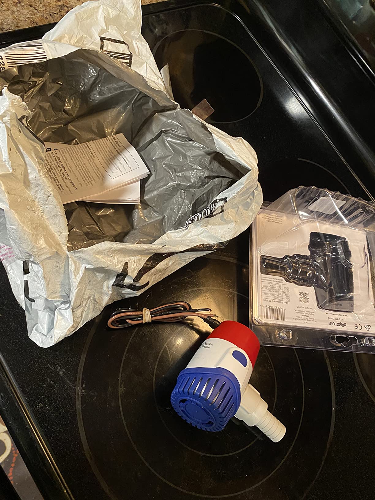 Rule Standard Bilge Pump 25DA - Not Automatic, Submersible, Marine Bilge Pump for Boats with Thermal Cut-Off, Check Valve, Low Amperage, 3/4