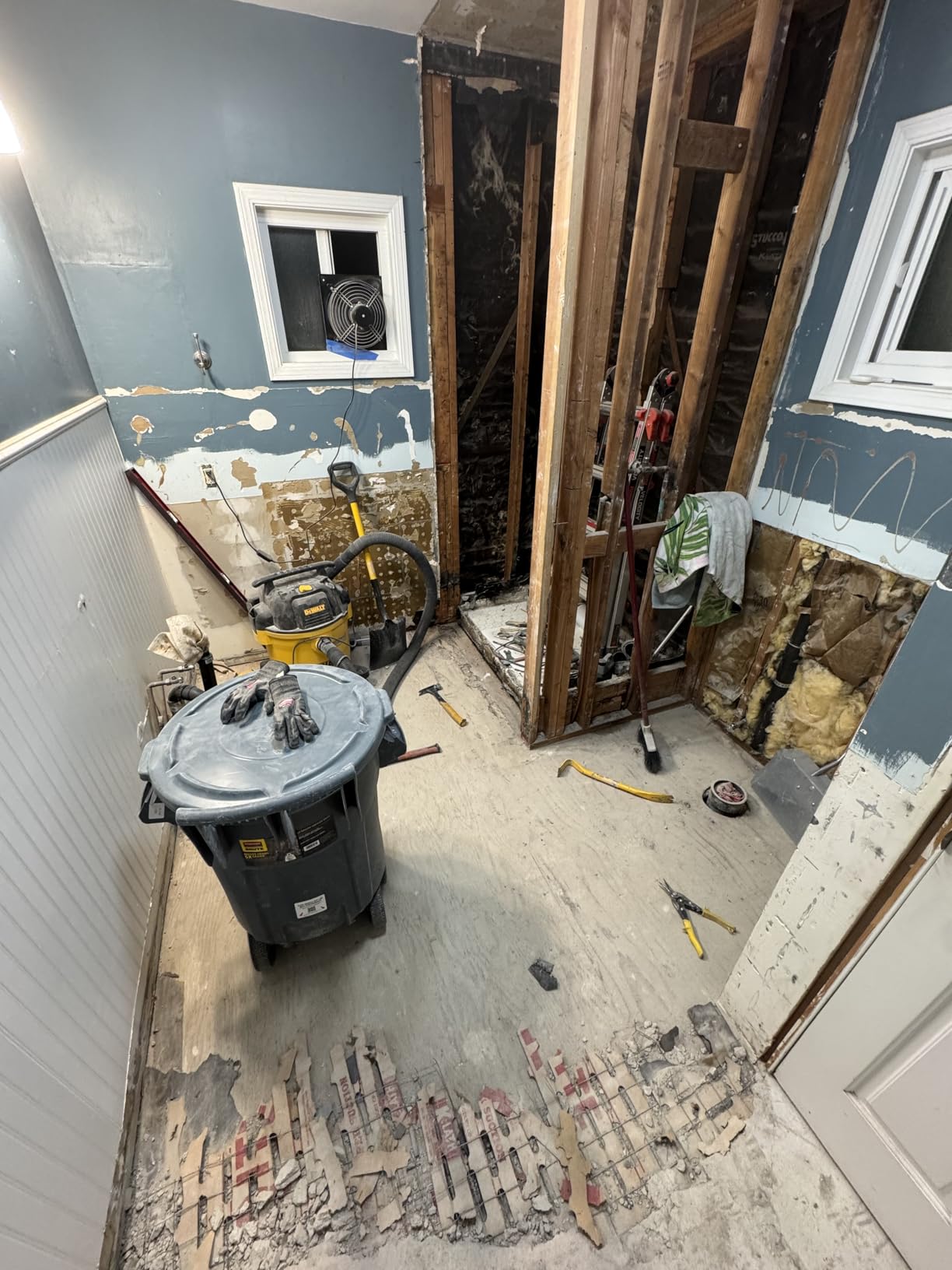 Bosch GBH2-28L SDS-plus Bulldog Xtreme Max 1-1/8 In. Rotary Hammer customer photo 1