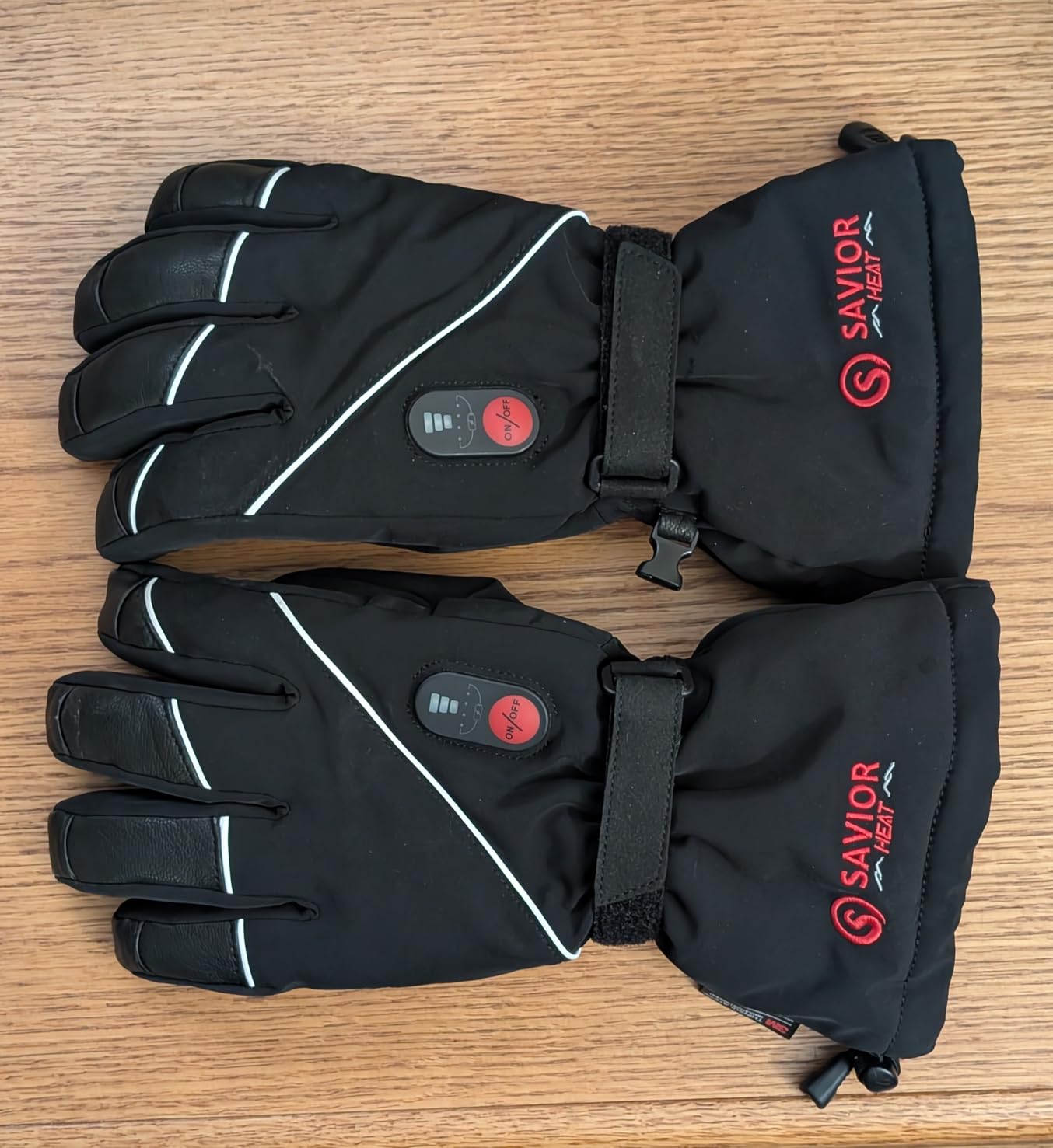 SAVIOR HEAT Heated Gloves for Men Women, Rechargeable Electric Heated Leather Skiing and Snowboarding Gloves customer photo 1