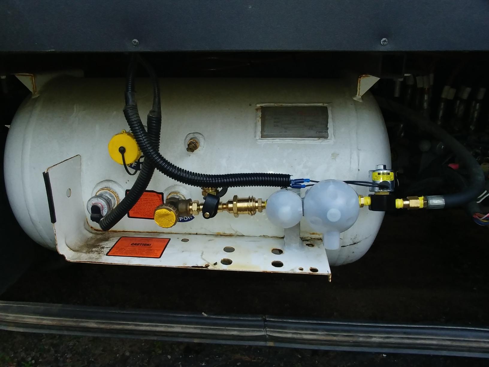 Klein Tools ET120 Gas Leak Detector, Combustible Gas Leak Tester with 18-Inch Gooseneck Has Range 50-10,000 ppm, Includes Pouch, Batteries customer photo 1