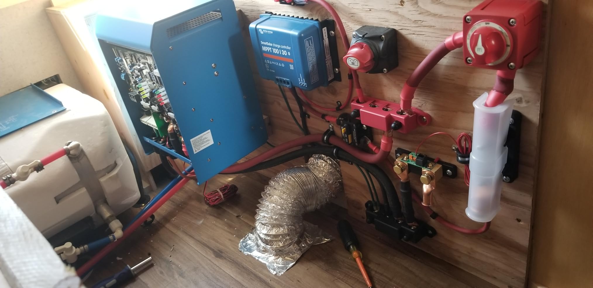 Victron Energy BMV-712 Smart Battery Monitor with Shunt - 6.5-70 VDC - Display, Bluetooth and Detailed in-App Insights- Grey customer photo 2