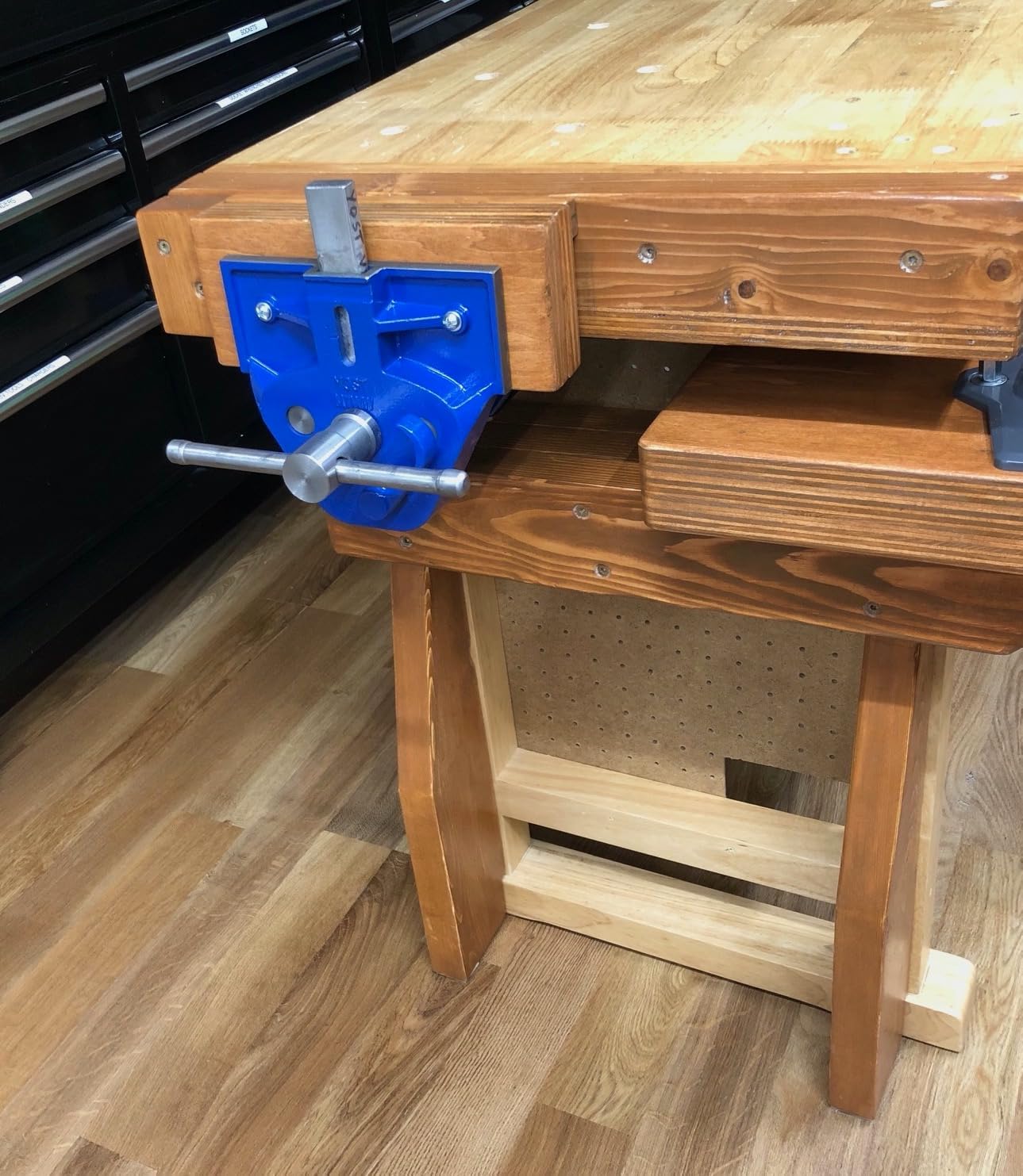 Yost Vises M10WW Rapid Action Woodworking Vise | Quick Release Lever for Quick Adjustments | 10 Inch Jaw Width | Made with Heavy-Duty Cast Iron | Blue customer photo 1