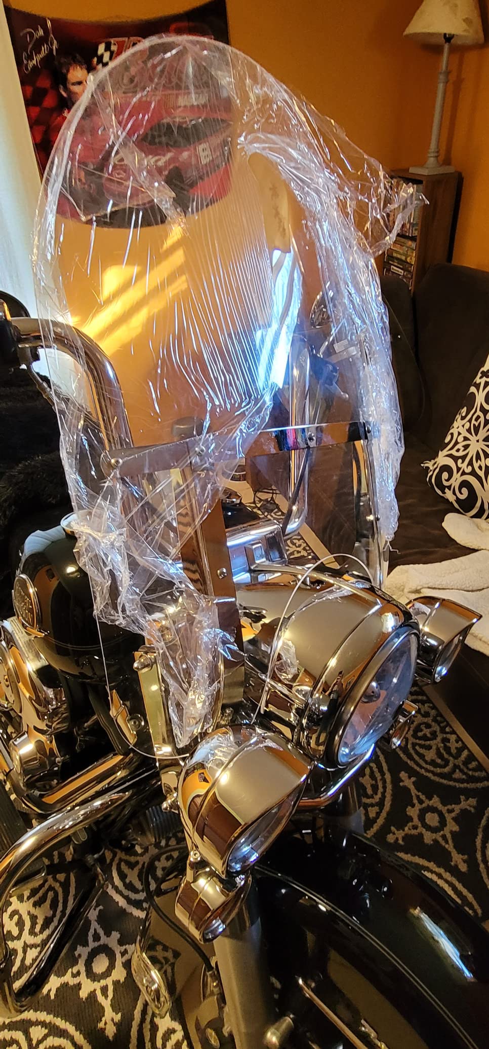 ECOTRIC 29'' x 22'' Motorcycle Windshield Compatible With 1994-2024 Harley Davidson Touring Road King FLHR FLHRS FLHRCI w/Bracket Mounting Bracket Detachable Quick Release Clear customer photo 2