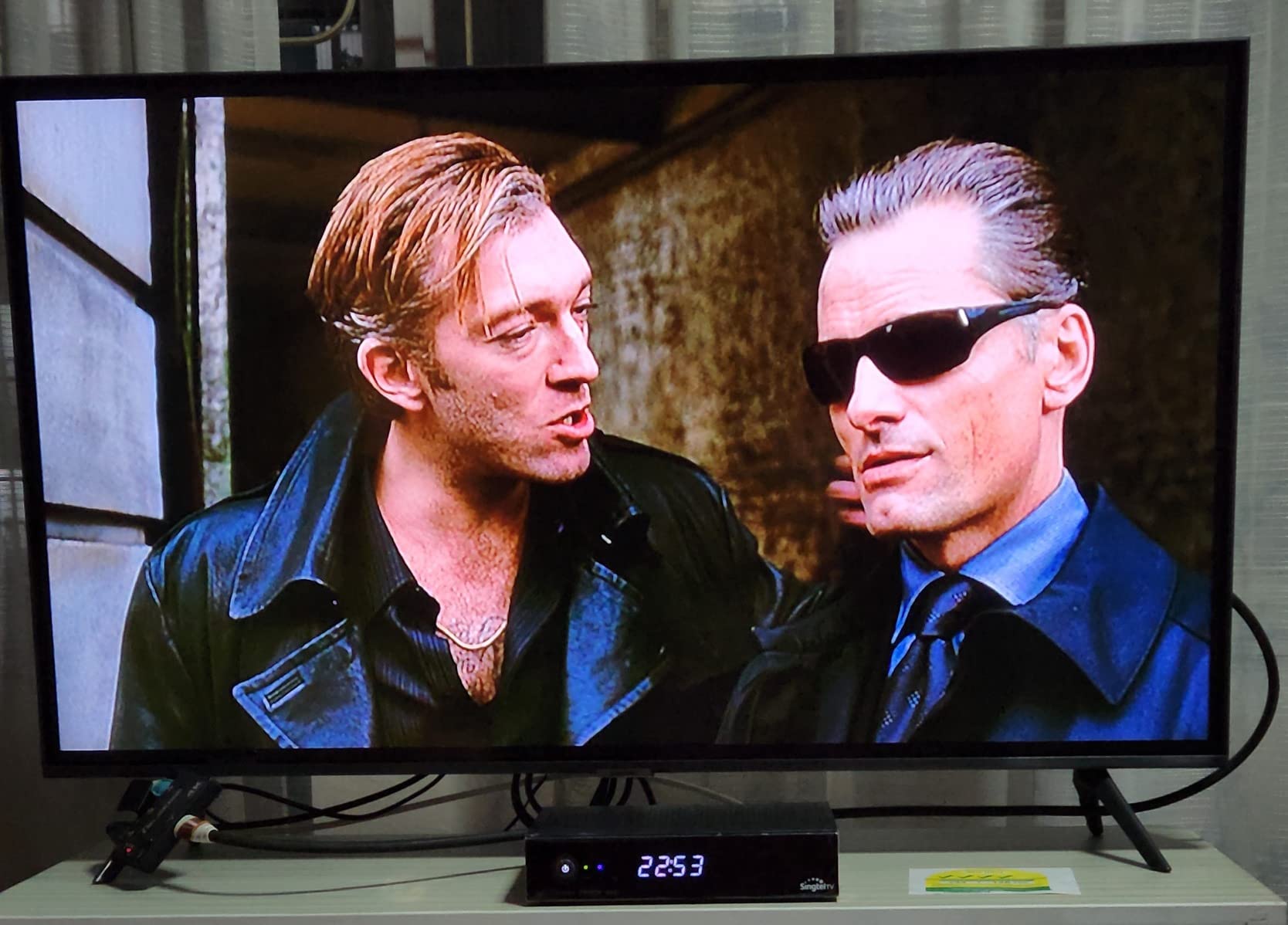 Region Free 4K UHD Blu-ray Player Compatible with Sony UBP-X800M2 | Ultra HD 4K, 3D, WiFi, Dolby Vision, Bluetooth, Multi Region | Blu-ray A, B, C | DVD Regions 0-8 | Dynastar 6FT HDMI Bundle customer photo 1