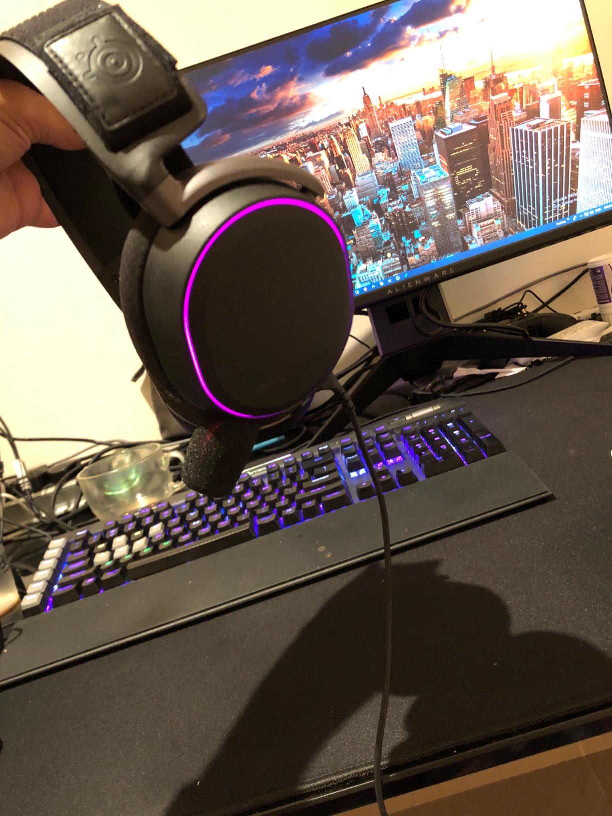 SteelSeries Arctis Pro + GameDAC Wired Gaming Headset - Certified Hi-Res Audio - Dedicated DAC and Amp - for PS5/PS4 and PC - Black customer photo 2