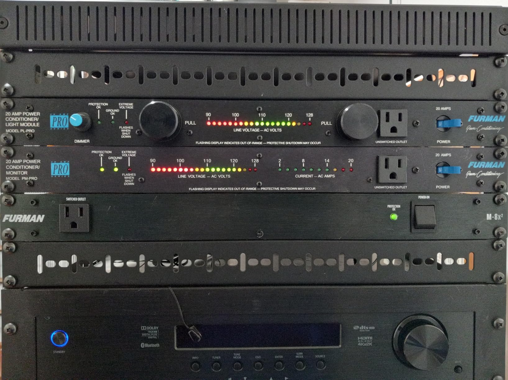 Furman M-8x2 Merit Series 8 Outlet Power Conditioner & Surge Protector with (2) Hosa 18 Gauge Electrical Extension Cable customer photo 1