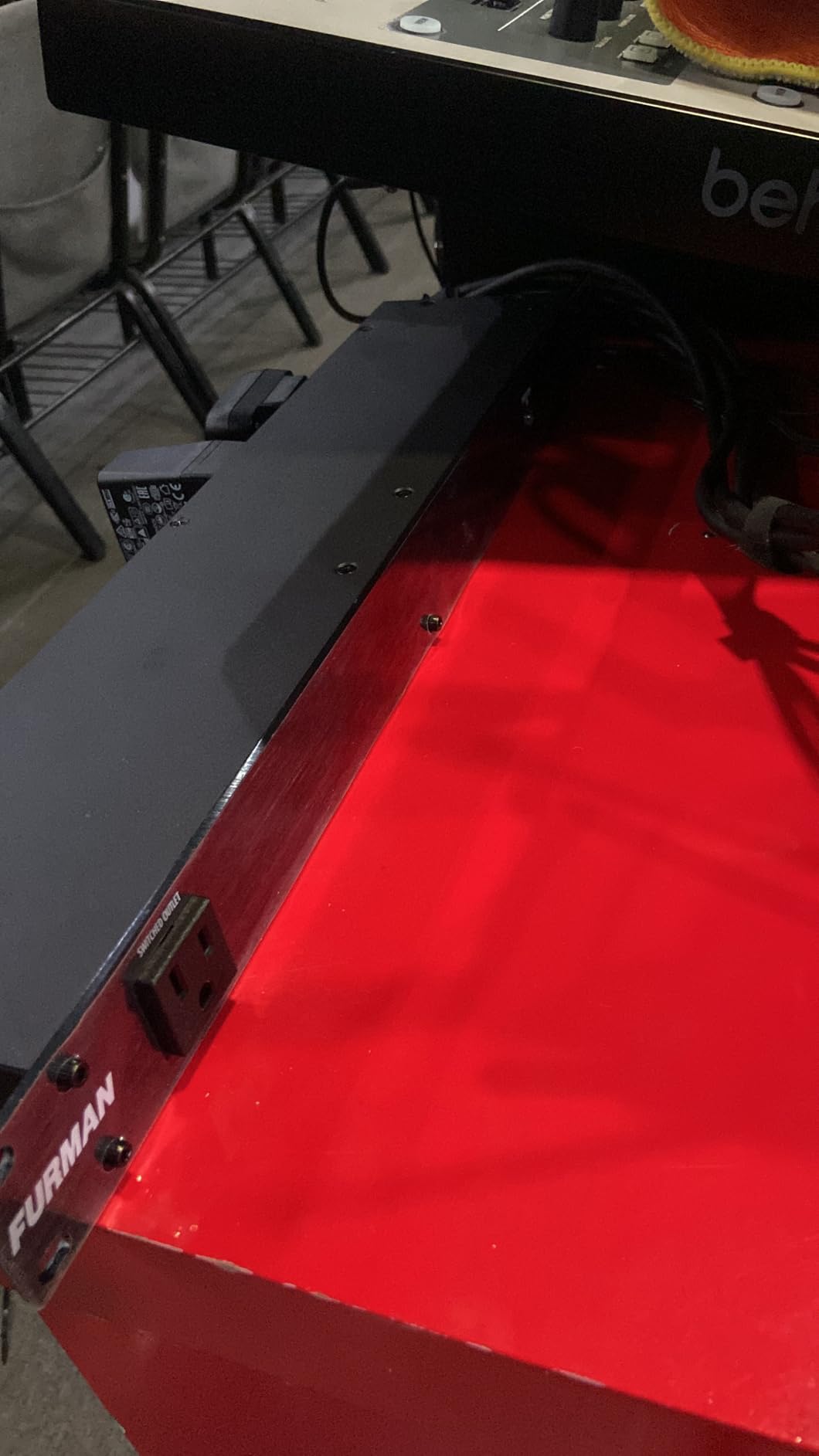 Furman M-8x2 Merit Series 8 Outlet Power Conditioner & Surge Protector with (2) Hosa 18 Gauge Electrical Extension Cable customer photo 2