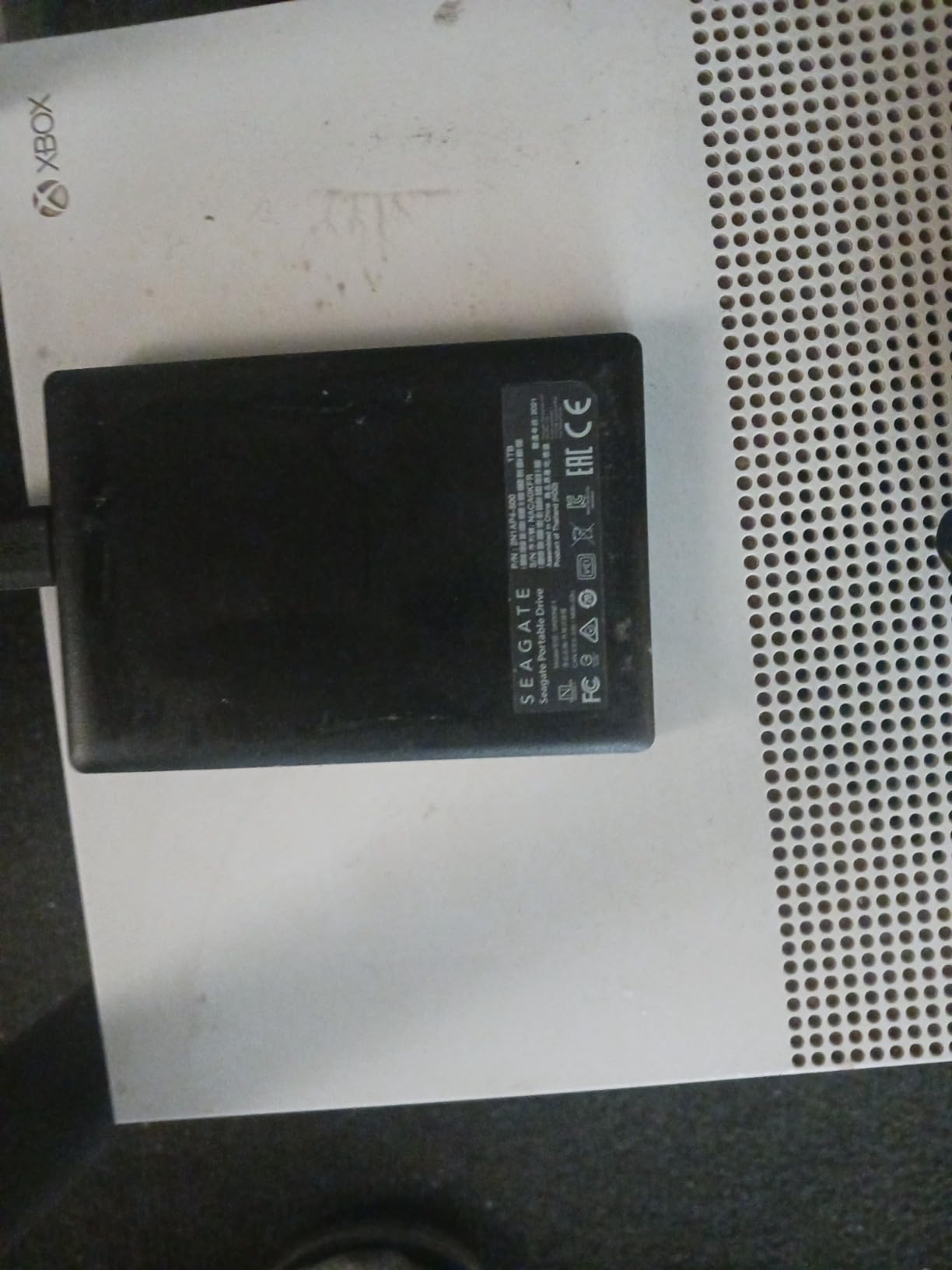 Seagate Portable 1TB External Hard Drive HDD - USB 3.0 for PC, Mac, PlayStation, & Xbox, 1-Year Rescue Service (STGX1000400) , Black customer photo 1