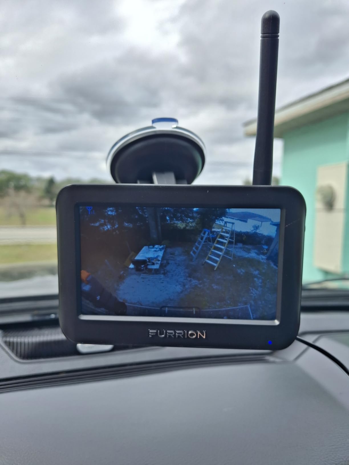 Furrion Vision S Wireless RV Backup Camera System with 4.3-Inch Monitor, 1 Rear Sharkfin, Infrared Night Vision, Wide-Angle View, Hi-Res, IP65 Waterproof, Motion Detection, Microphone - FOS43TASF customer photo 2