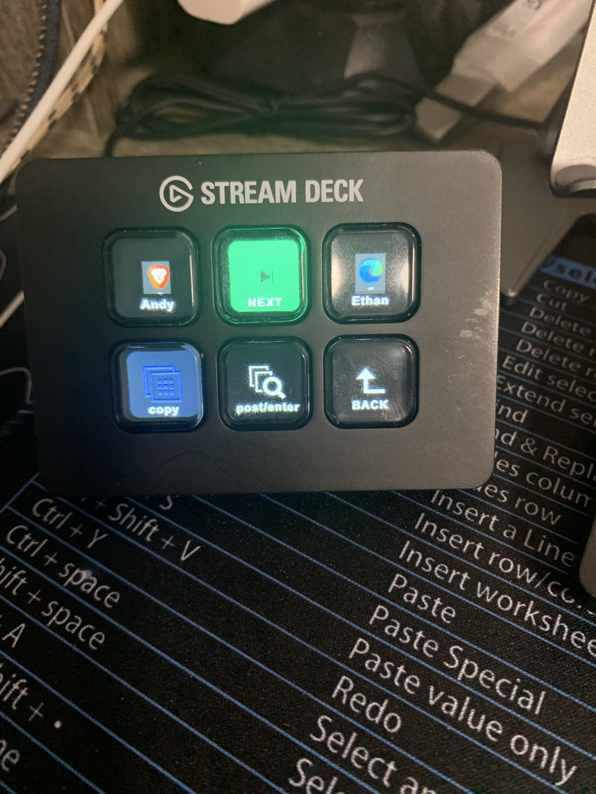 Elgato Stream Deck Mini - Control Zoom, Teams, PowerPoint, MS Office and Boost Productivity with Seamless Integration for Daily Apps, Set Up Shortcuts Easily, USB, Compatible with Mac and PC customer photo 1