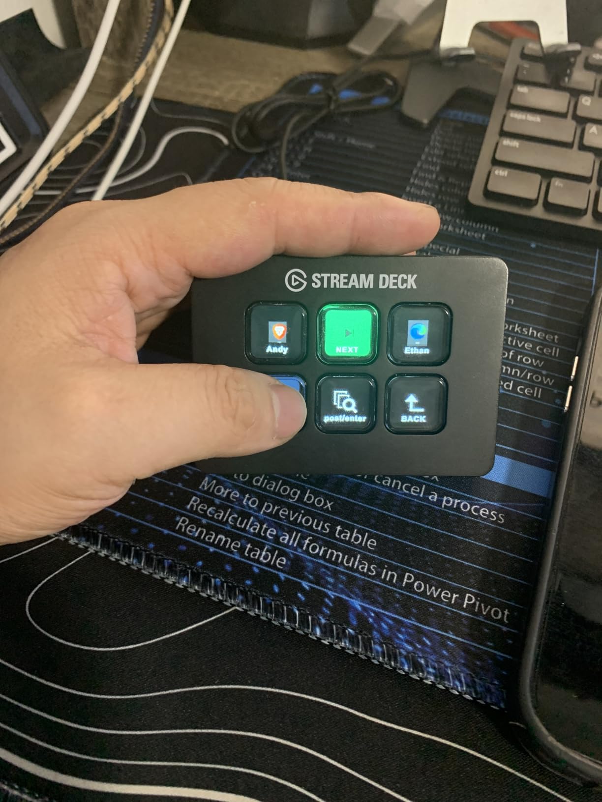 Elgato Stream Deck Mini - Control Zoom, Teams, PowerPoint, MS Office and Boost Productivity with Seamless Integration for Daily Apps, Set Up Shortcuts Easily, USB, Compatible with Mac and PC customer photo 2