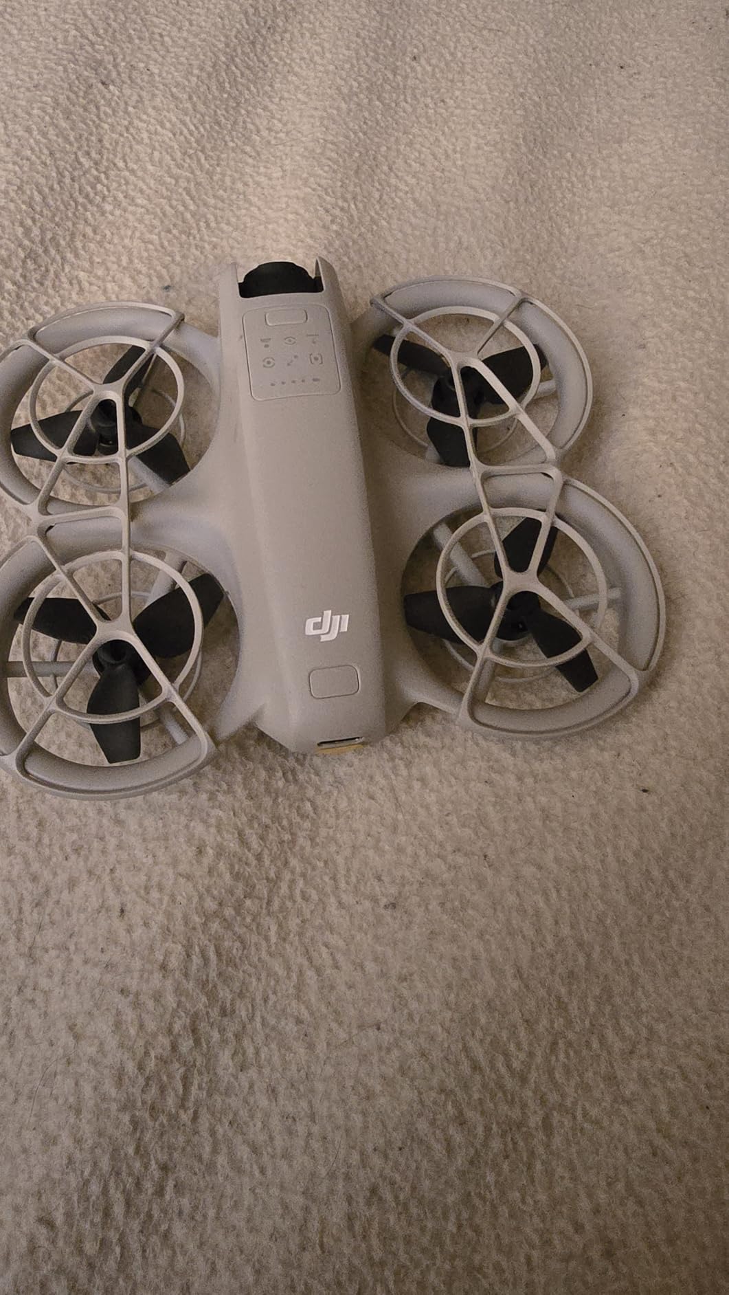 DJI Neo, Mini Drone with 4K UHD Camera for Adults, 135g Self Flying Drone that Follows You, Palm Takeoff, Subject Tracking, QuickShots, Stabilized Video, Built-In Propeller Guard (Controller-Free) customer photo 2