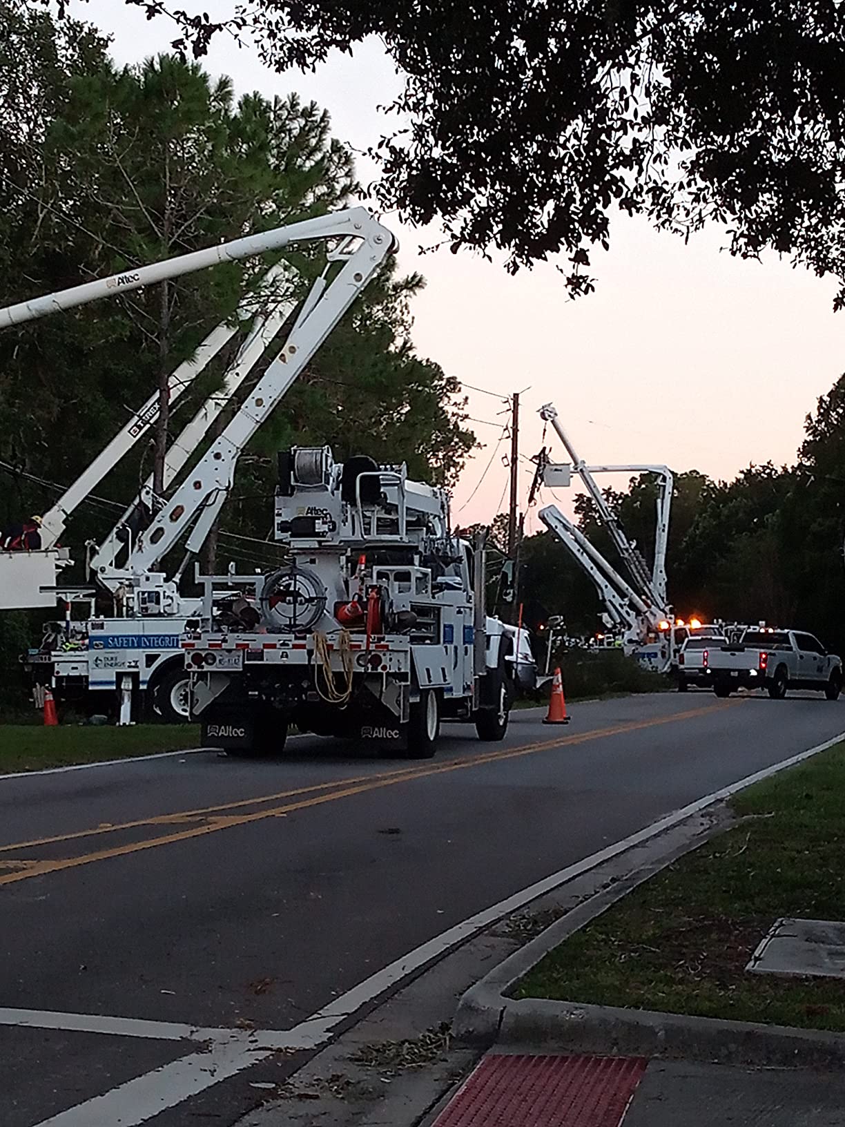 DuroMax XP13000EH 13,000-Watt Dual Fuel Portable Generator - Gas & Propane, Electric Start, Whole Home Backup Power, Transfer Switch Ready, RV & Emergency Ready customer photo 2