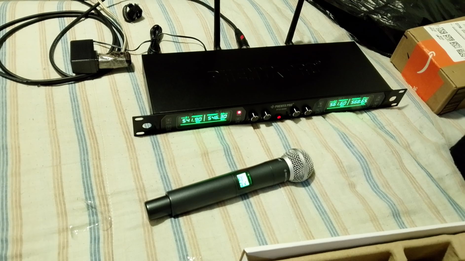 Phenyx Pro Wireless Microphone System, 4-Channel UHF Wireless Mic, Fixed Frequency Metal Cordless Mic with 4 Handheld Dynamic Microphones, 260ft Range, Mics for Singing, Church(PTU-5000-4H) customer photo 2