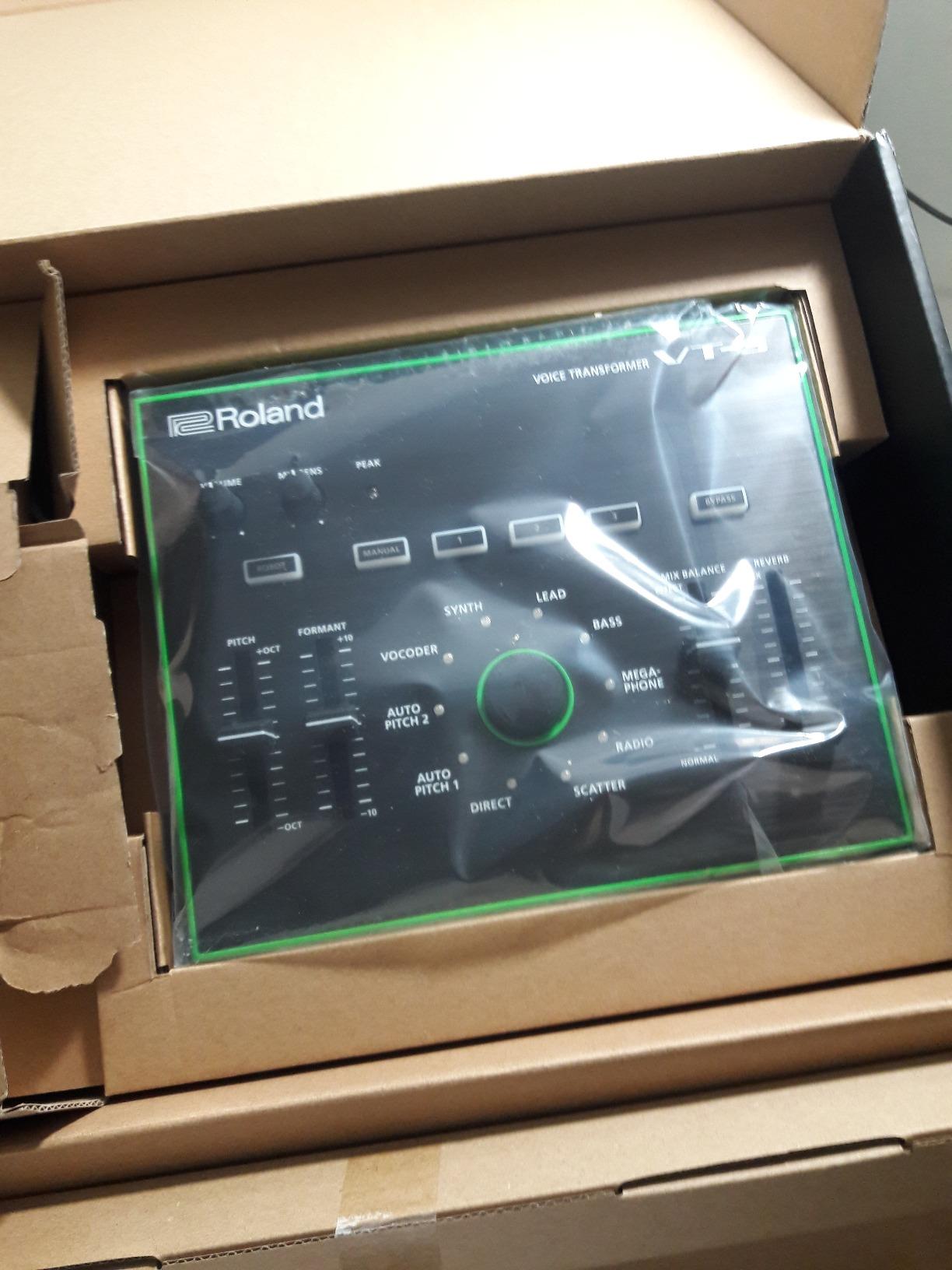 Roland VT-4 Vocal Transformer, Black customer photo 1