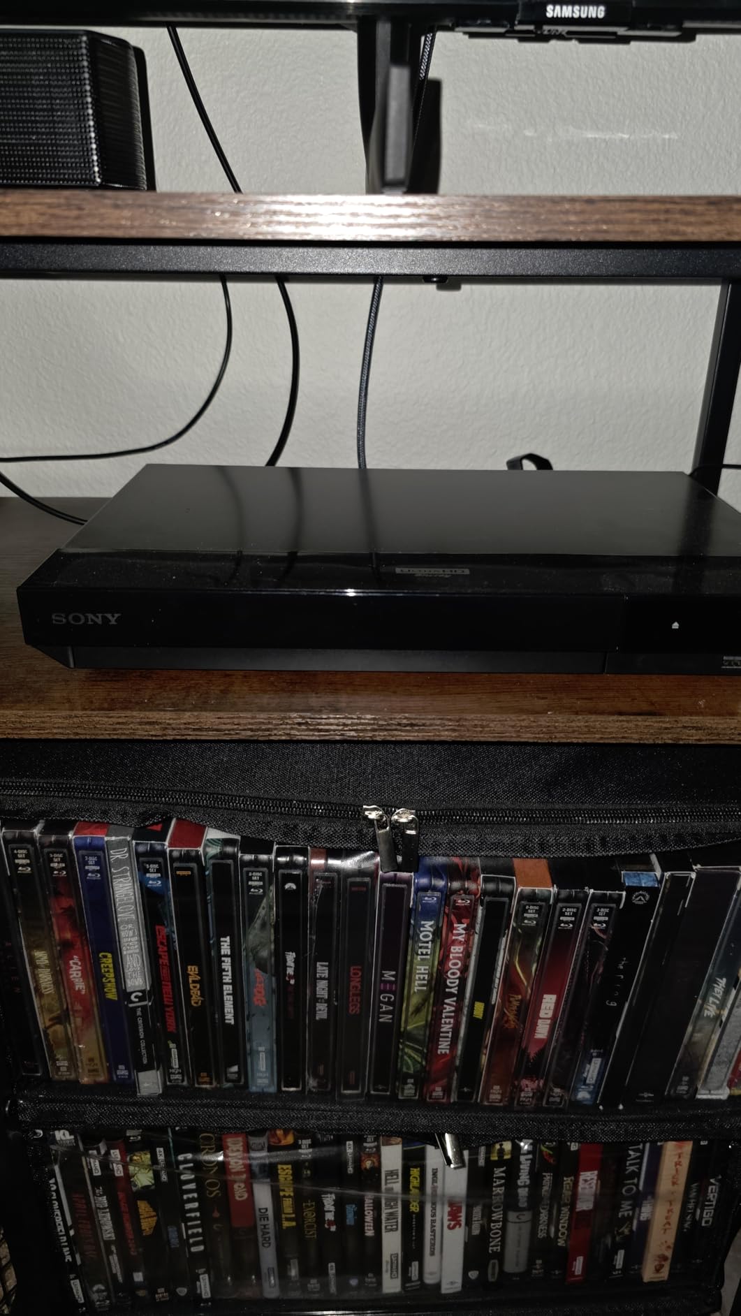 Sony UBP-X700M HDR 4K UHD Network Blu-ray Disc Player with HDMI Cable customer photo 1