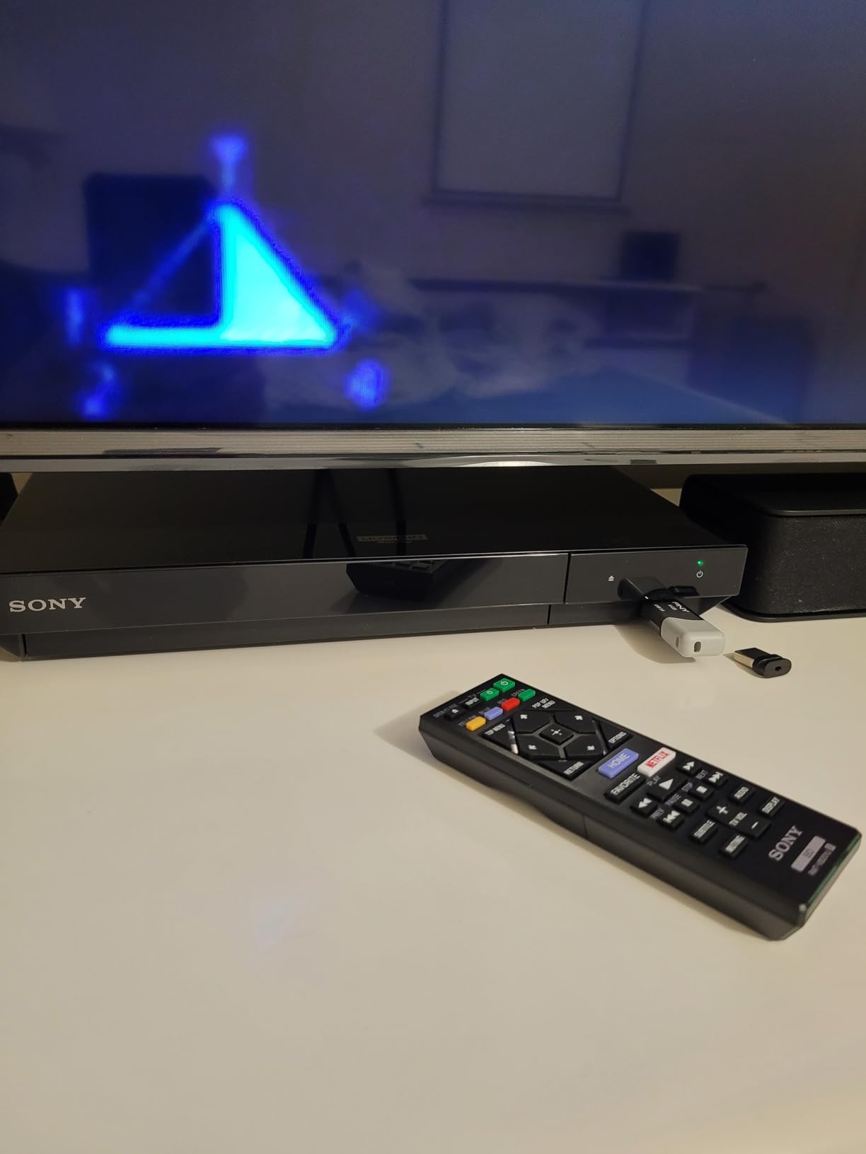 Sony UBP-X700M HDR 4K UHD Network Blu-ray Disc Player with HDMI Cable customer photo 2